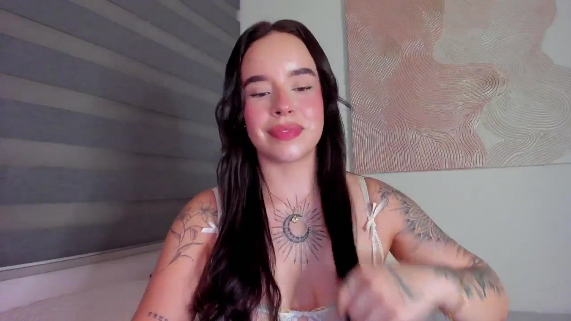 Gallery image thumbnail from Marilyn___'s myfreecams stream on, 03/31/2025, 24:49 image 17 of 20
