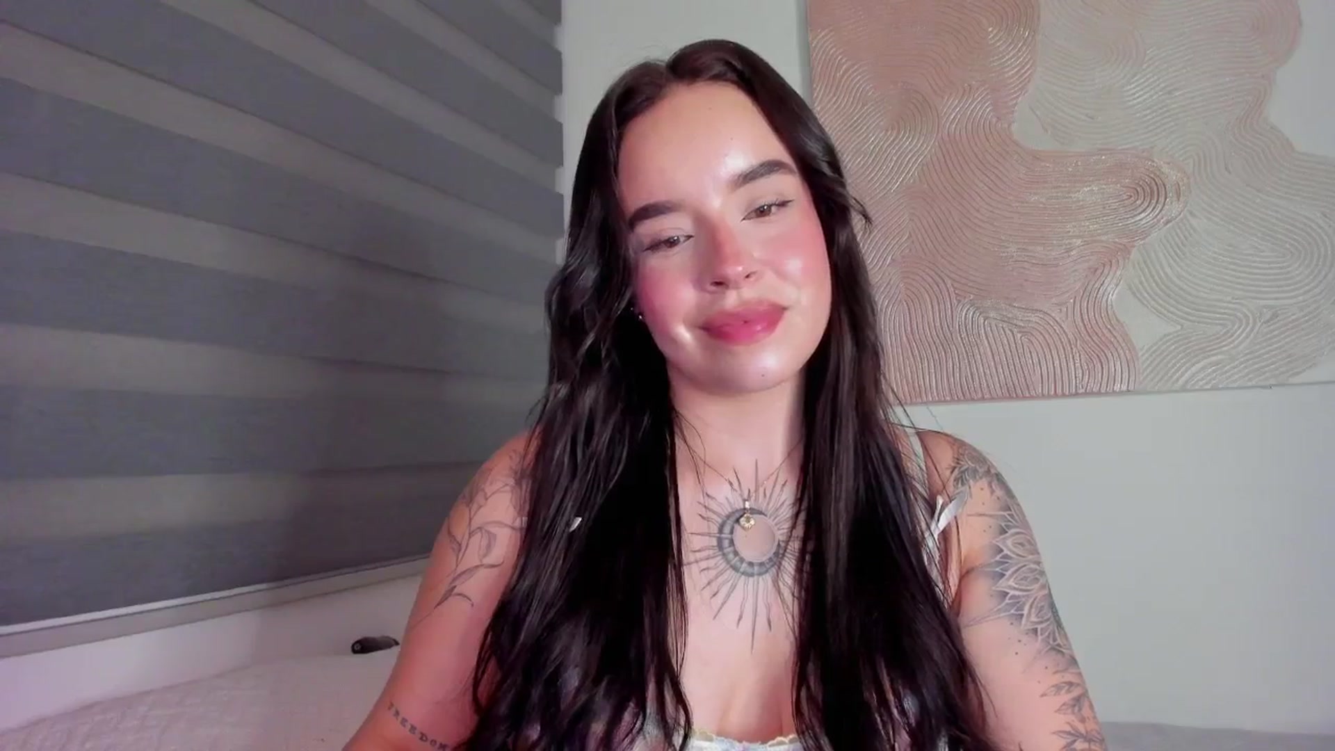 Gallery image thumbnail from Marilyn___'s myfreecams stream on, 03/31/2025, 24:49 image 16 of 20