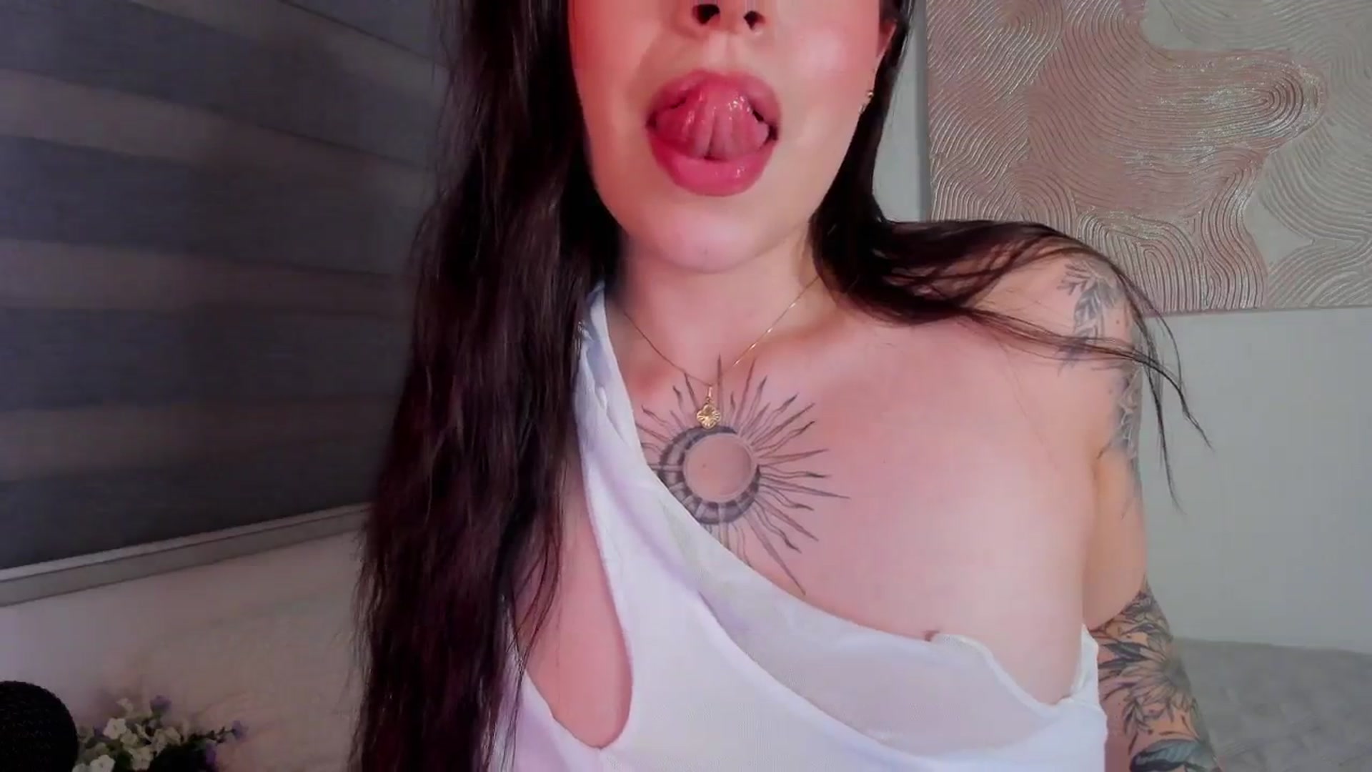 Gallery image thumbnail from Marilyn___'s myfreecams stream on, 04/01/2025, 24:14 image 5 of 20