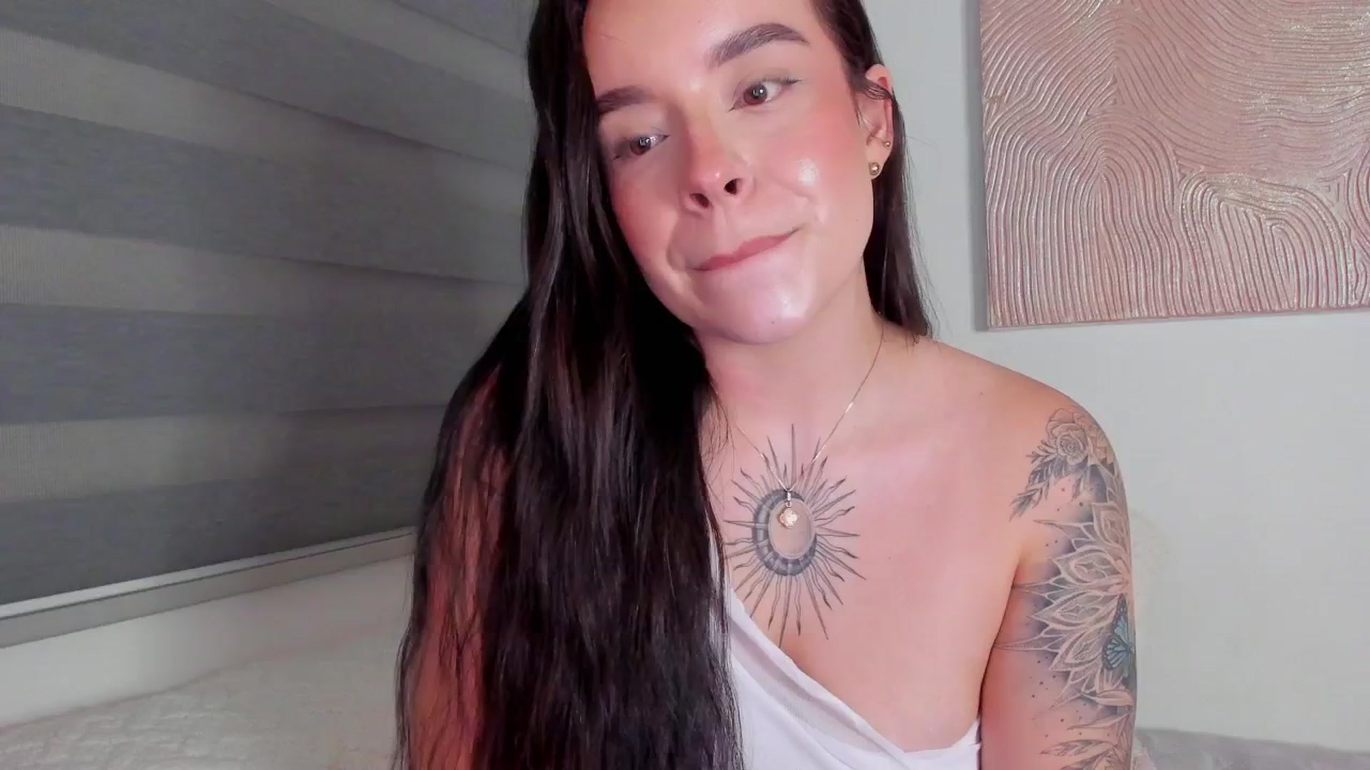 Gallery image thumbnail from Marilyn___'s myfreecams stream on, 04/01/2025, 01:34 image 1 of 20