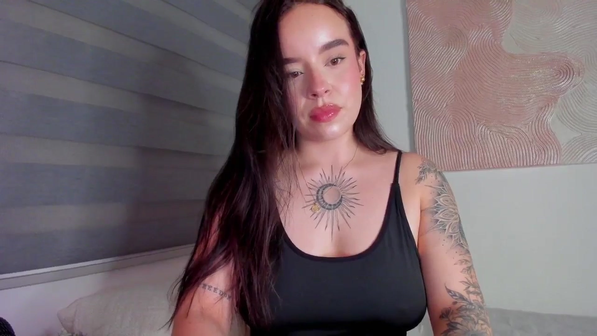 Gallery image thumbnail from Marilyn___'s myfreecams stream on, 04/04/2025, 24:14 image 3 of 20