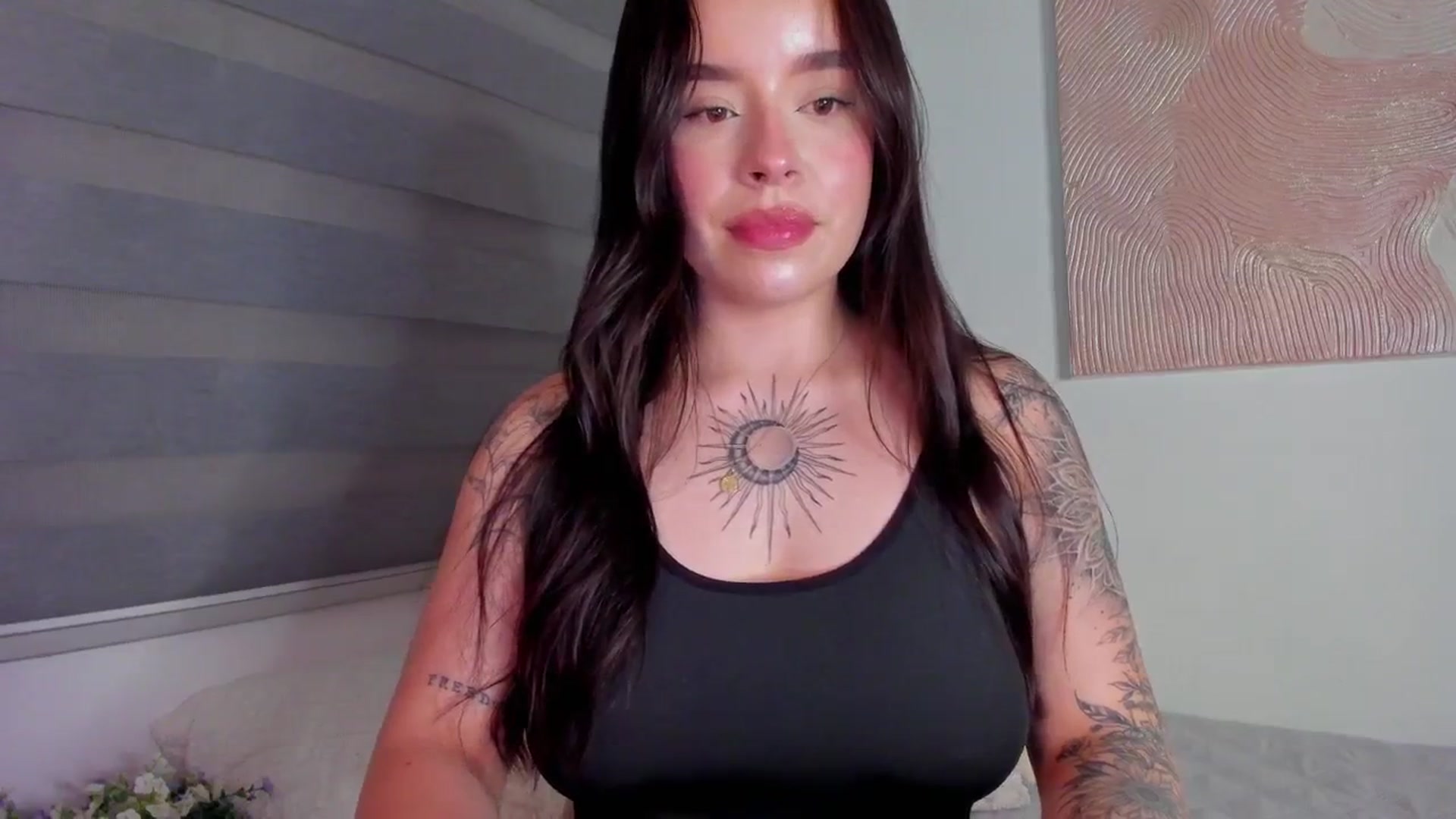 Gallery image thumbnail from Marilyn___'s myfreecams stream on, 04/04/2025, 24:14 image 8 of 20