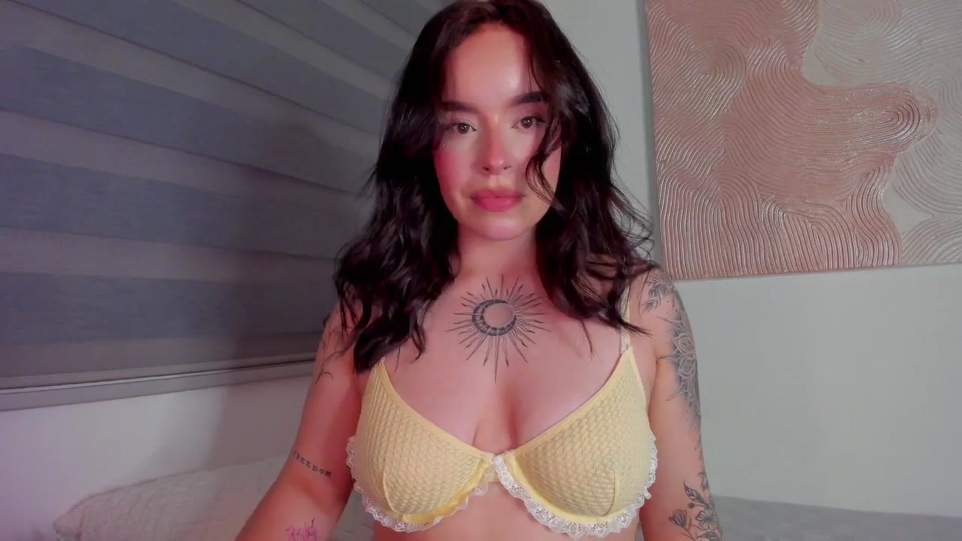 Gallery image thumbnail from Marilyn___'s myfreecams stream on, 04/04/2025, 23:06 image 12 of 20