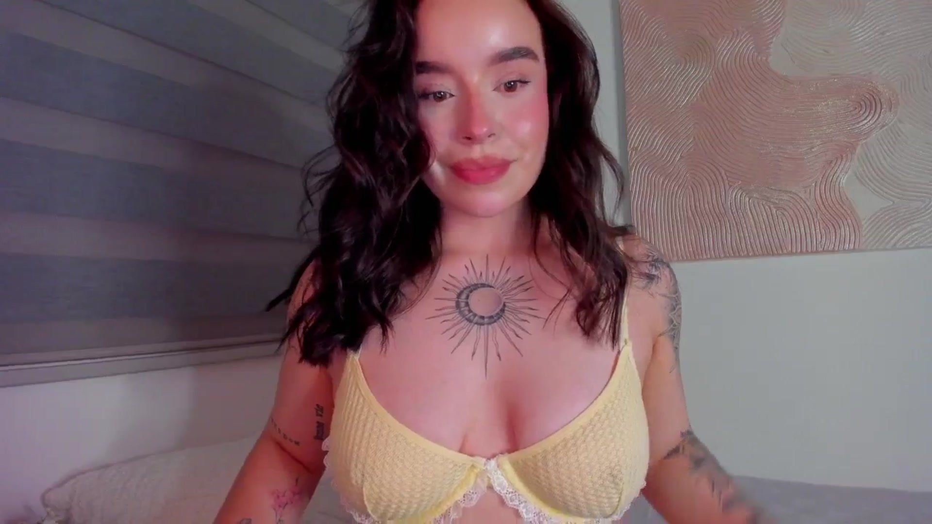 Gallery image thumbnail from Marilyn___'s myfreecams stream on, 04/04/2025, 23:06 image 2 of 20