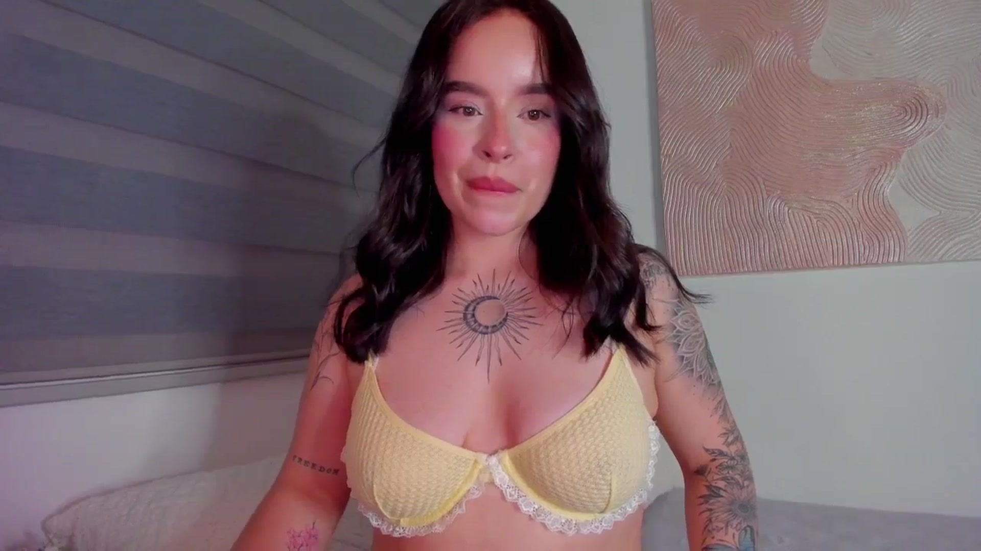 Gallery image thumbnail from Marilyn___'s myfreecams stream on, 04/04/2025, 23:06 image 6 of 20