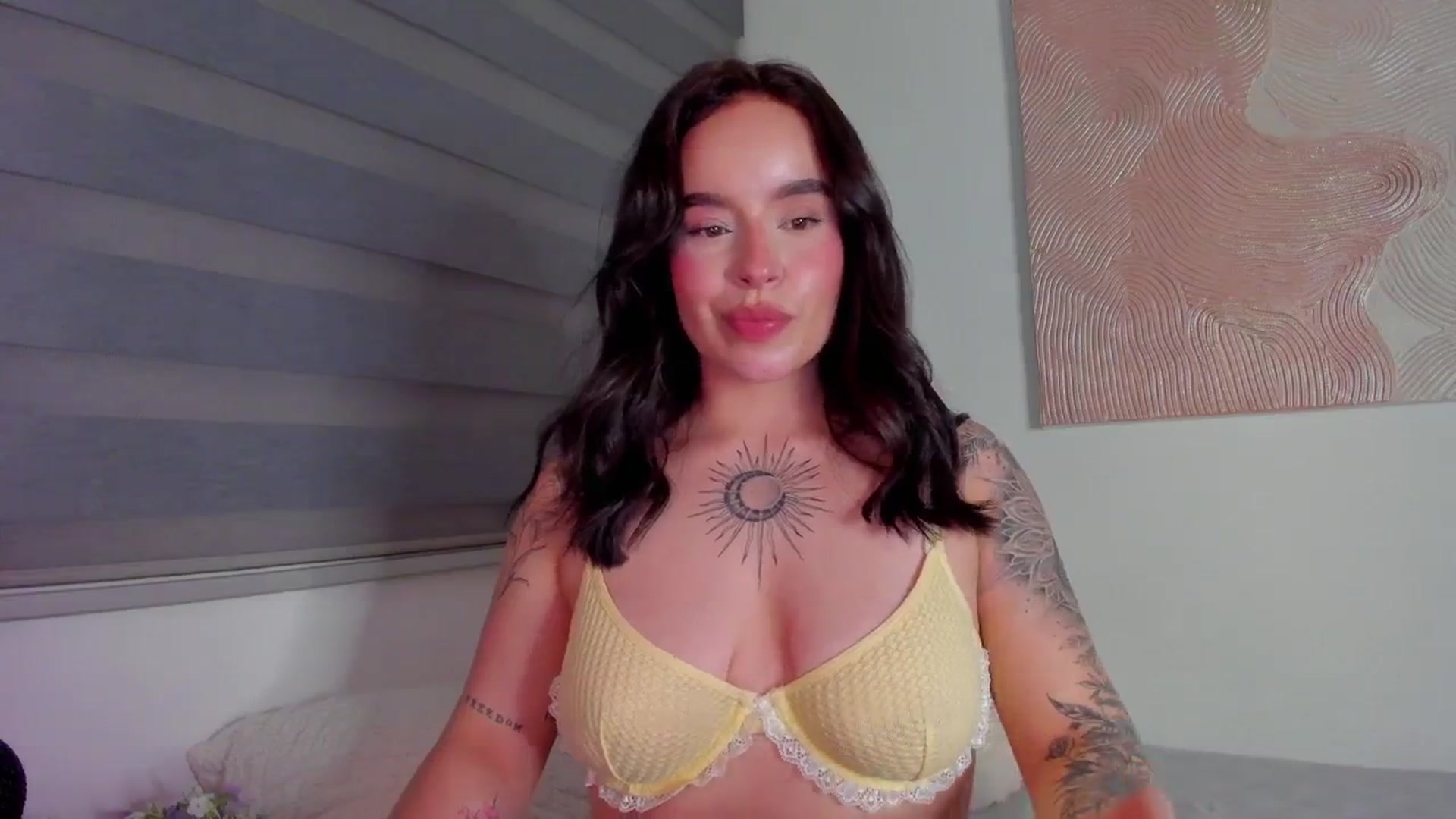 Gallery image thumbnail from Marilyn___'s myfreecams stream on, 04/05/2025, 24:03 image 7 of 20