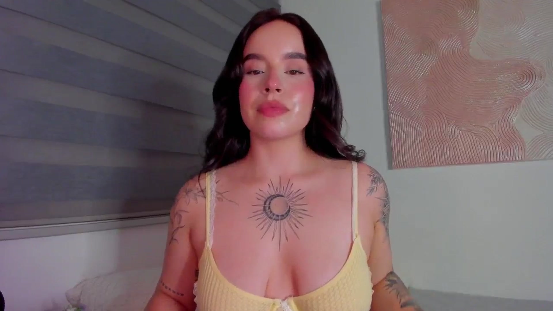 Gallery image thumbnail from Marilyn___'s myfreecams stream on, 04/05/2025, 24:03 image 9 of 20