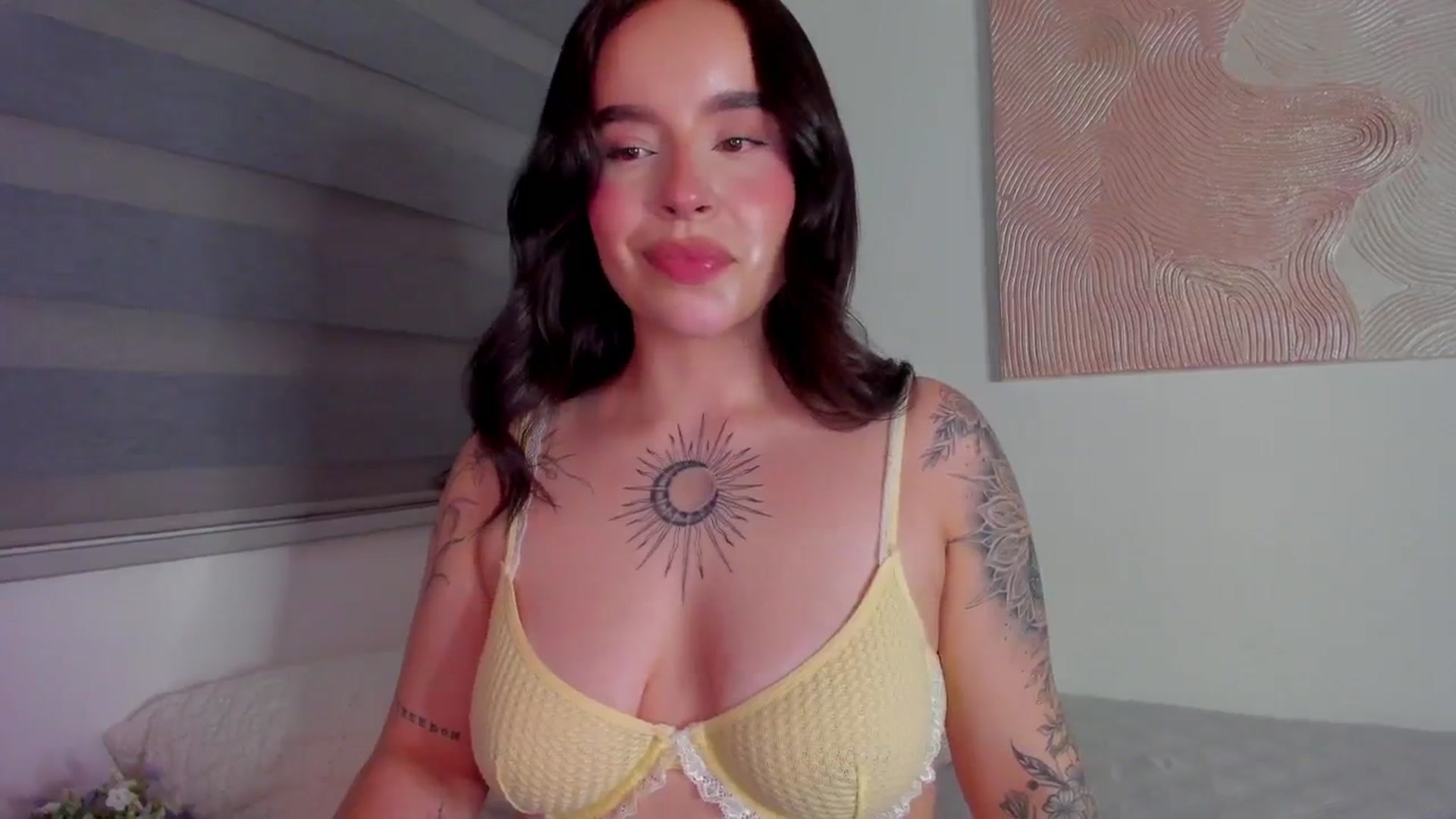 Gallery image thumbnail from Marilyn___'s myfreecams stream on, 04/05/2025, 24:03 image 10 of 20