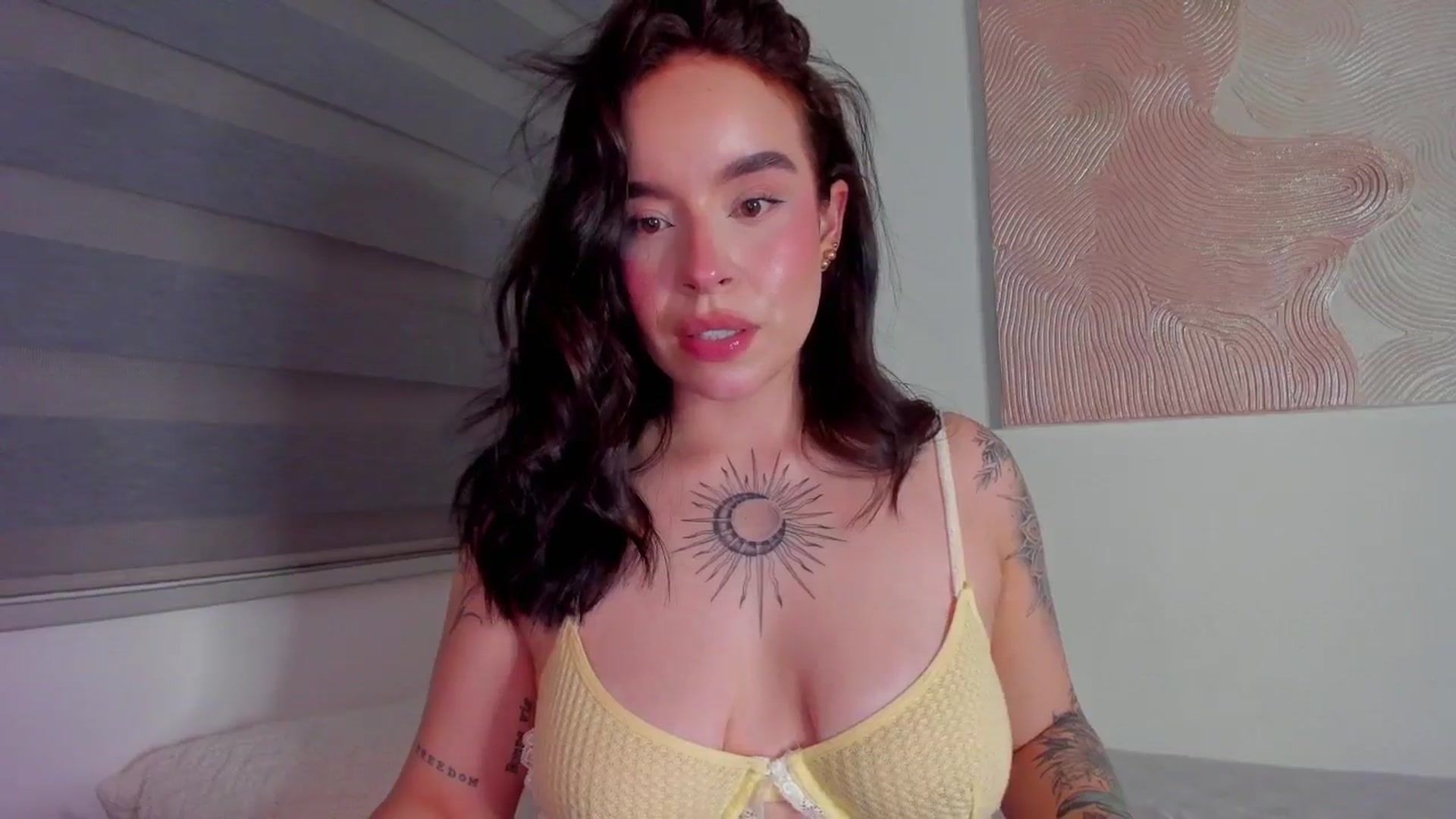 Gallery image thumbnail from Marilyn___'s myfreecams stream on, 04/05/2025, 24:03 image 14 of 20