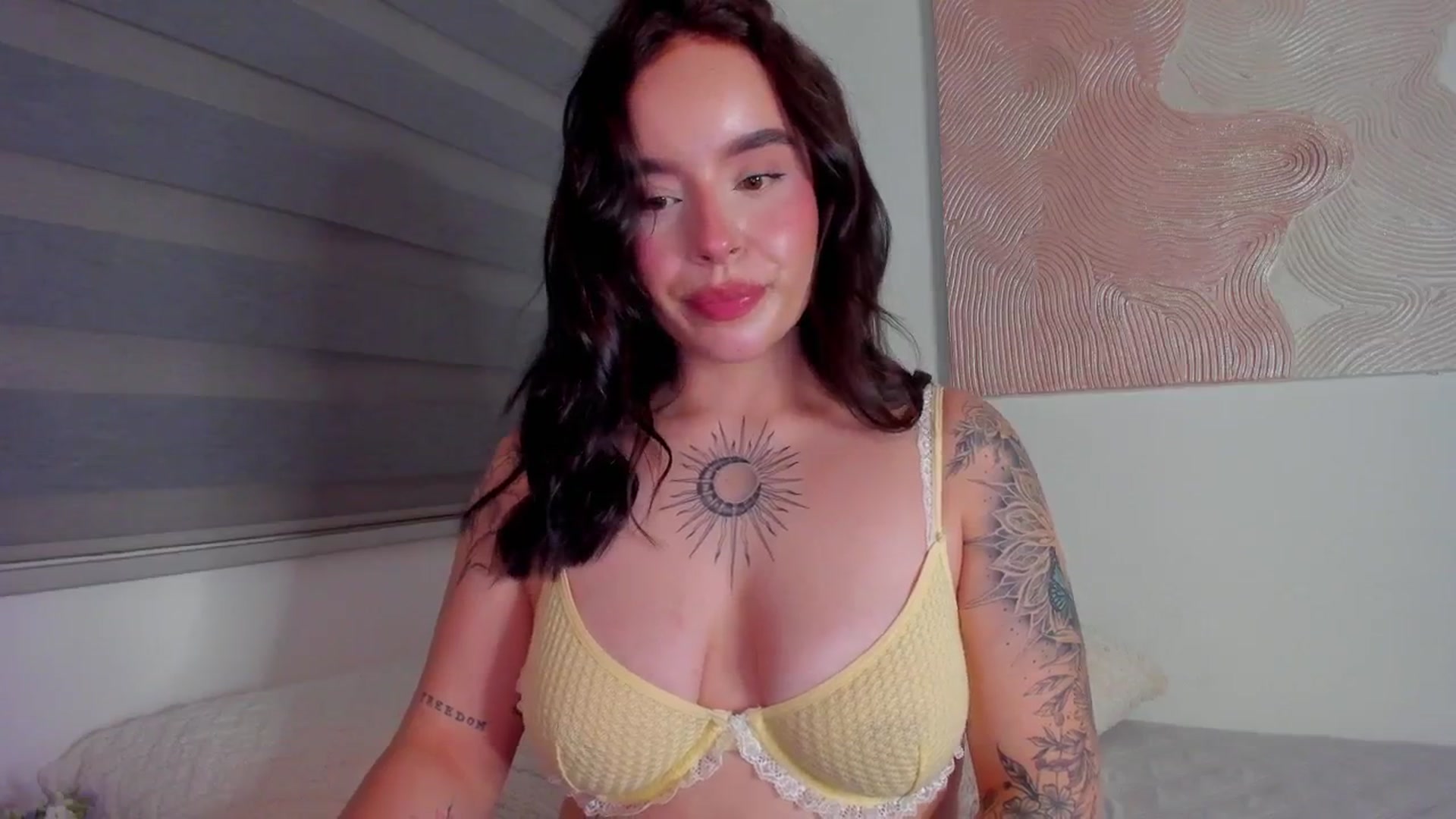 Gallery image thumbnail from Marilyn___'s myfreecams stream on, 04/05/2025, 24:58 image 20 of 20