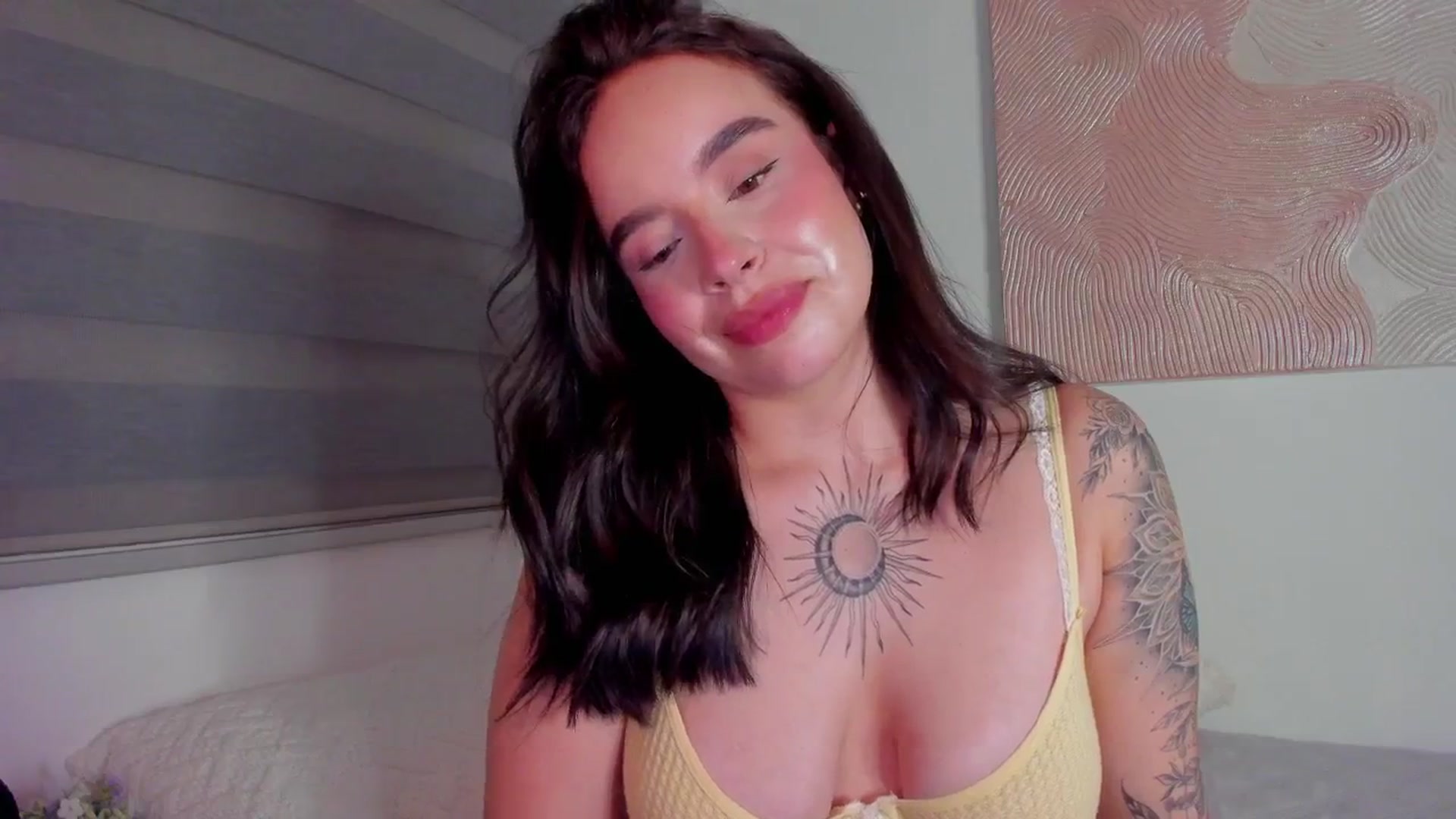 Gallery image thumbnail from Marilyn___'s myfreecams stream on, 04/05/2025, 03:11 image 5 of 20