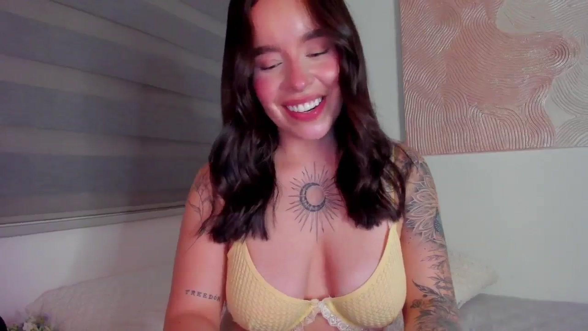 Gallery image thumbnail from Marilyn___'s myfreecams stream on, 04/05/2025, 03:11 image 4 of 20