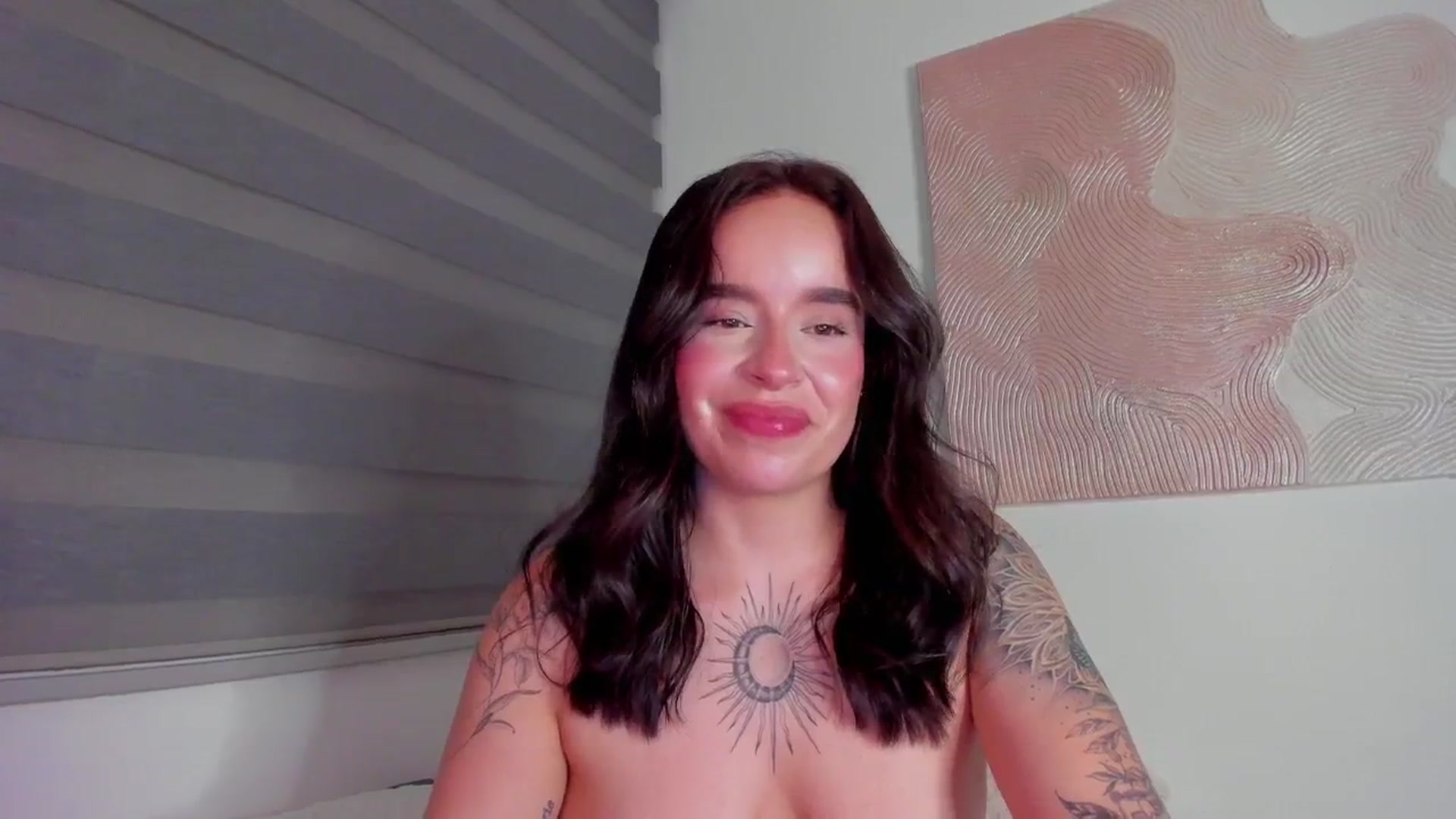 Gallery image thumbnail from Marilyn___'s myfreecams stream on, 04/05/2025, 03:11 image 13 of 20