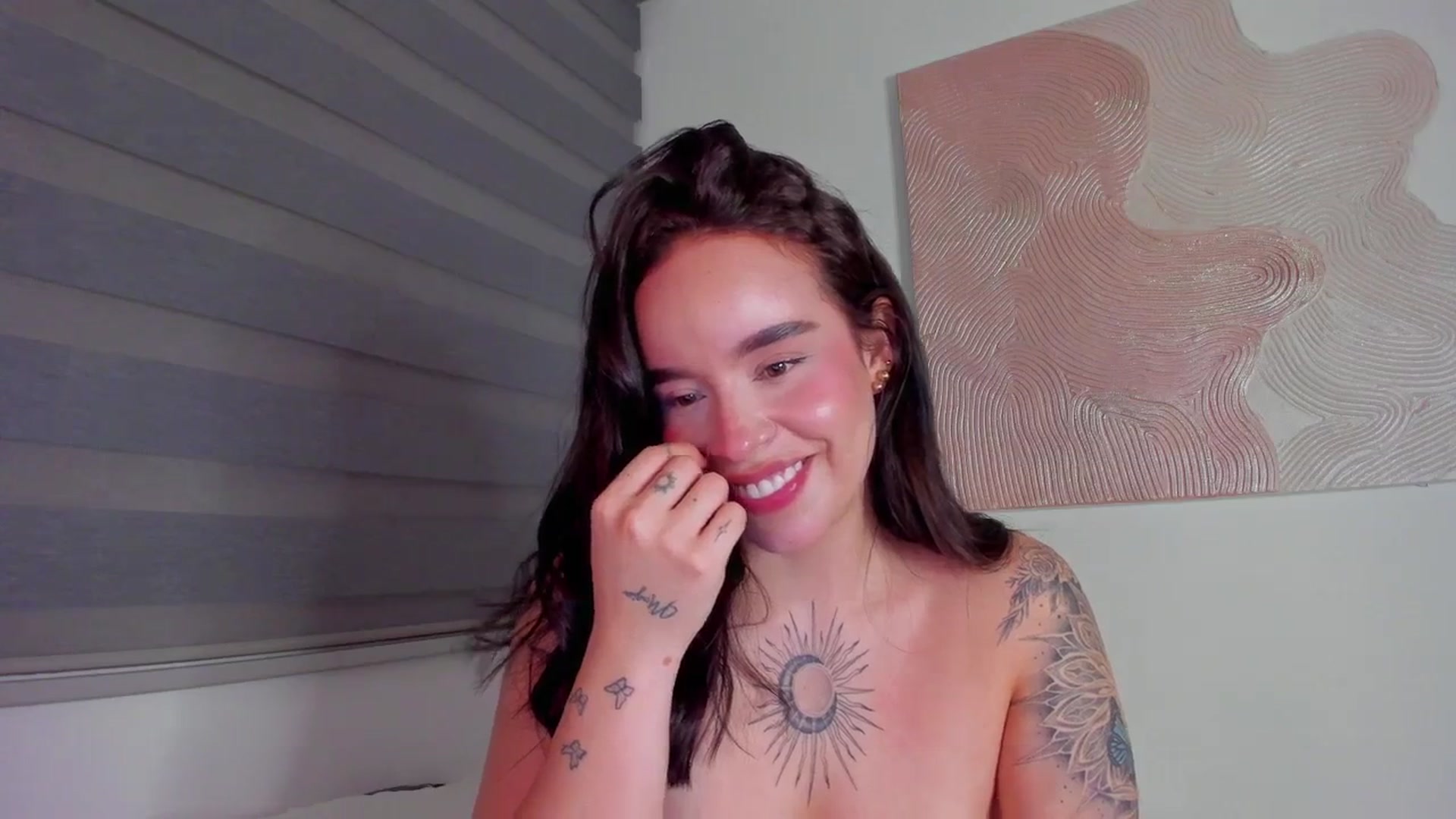Gallery image thumbnail from Marilyn___'s myfreecams stream on, 04/05/2025, 03:11 image 16 of 20