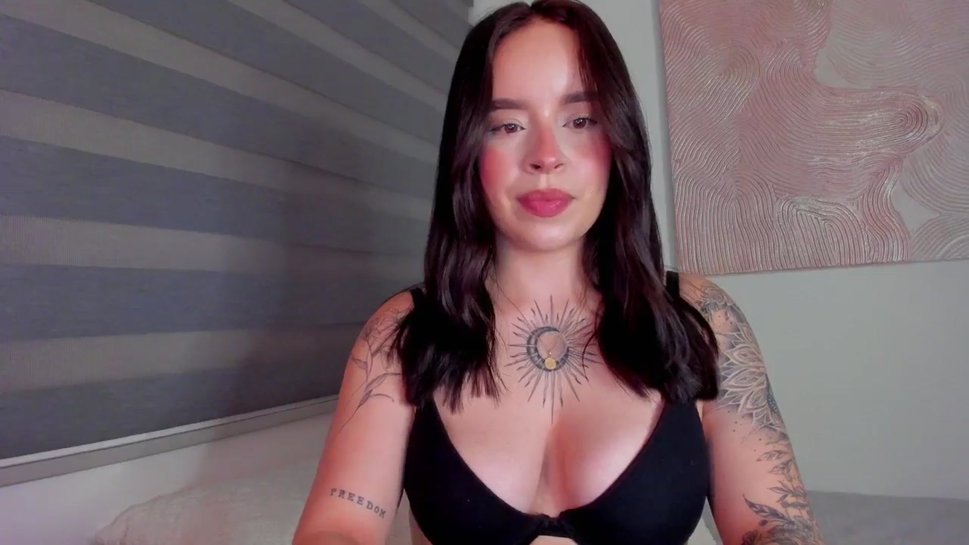 Gallery image thumbnail from Marilyn___'s myfreecams stream on, 04/06/2025, 24:11 image 3 of 20