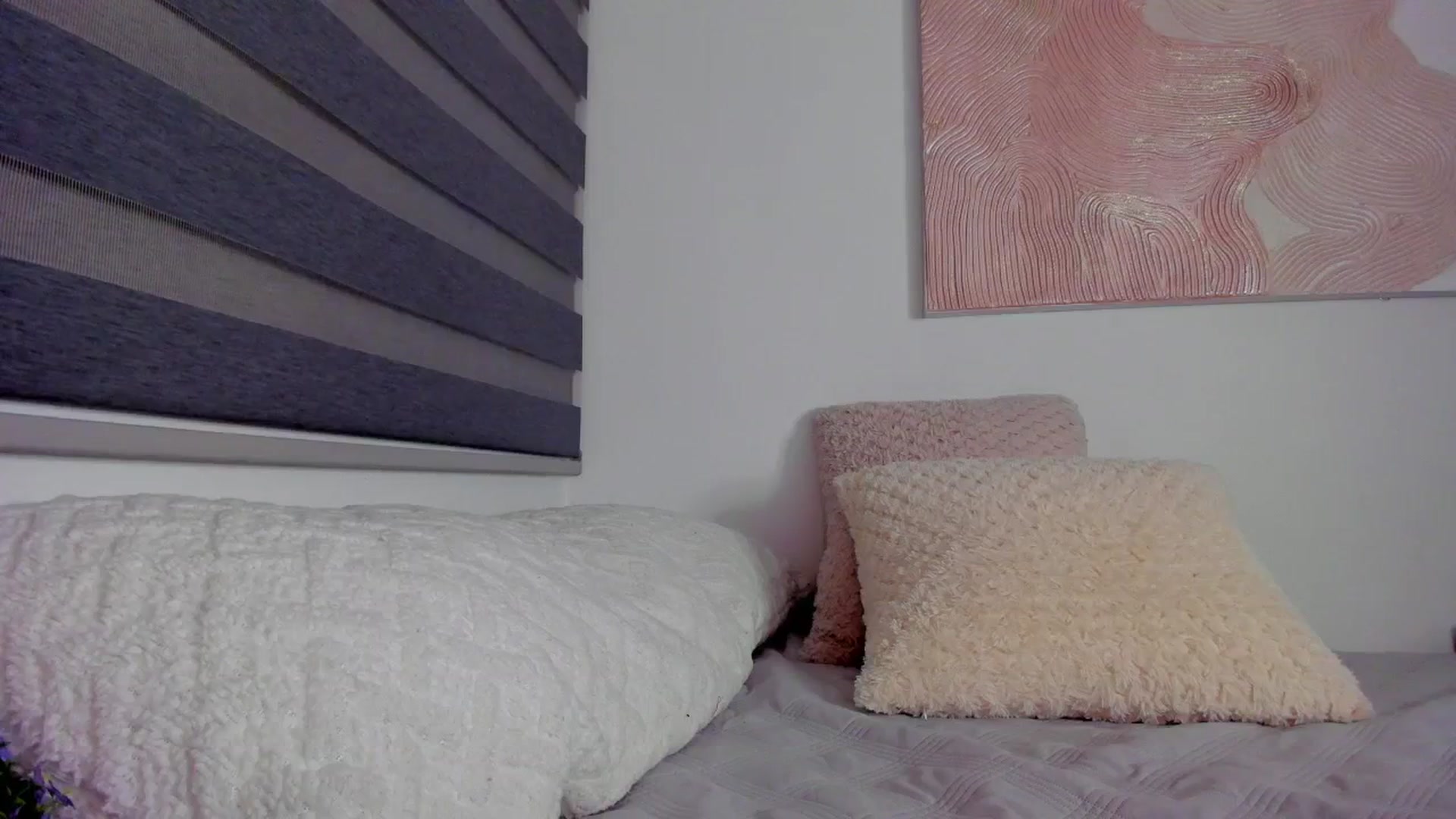 Gallery image thumbnail from Marilyn___'s myfreecams stream on, 04/06/2025, 24:11 image 6 of 20