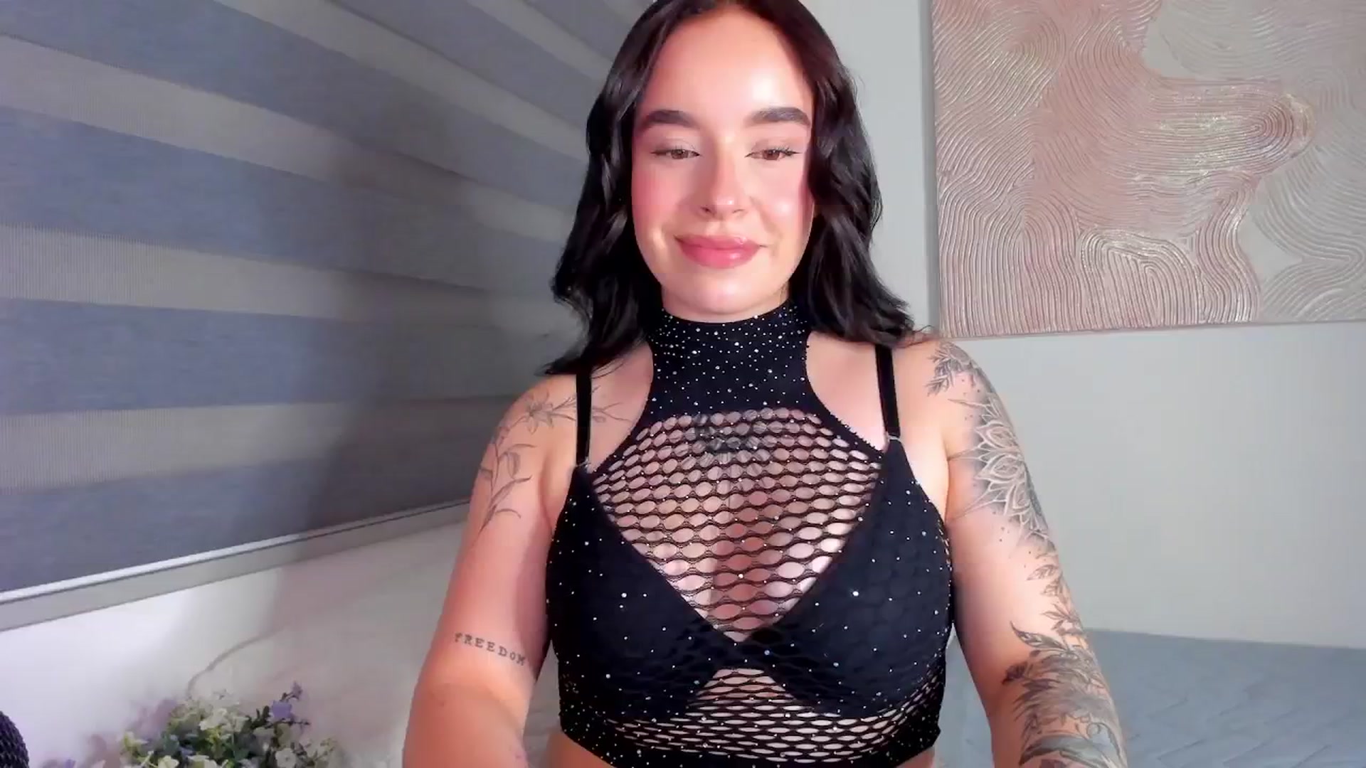 Gallery image thumbnail from Marilyn___'s myfreecams stream on, 04/15/2025, 23:56 image 19 of 20