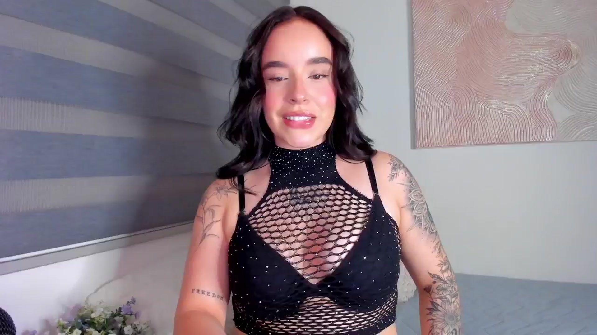 Gallery image thumbnail from Marilyn___'s myfreecams stream on, 04/15/2025, 23:56 image 18 of 20