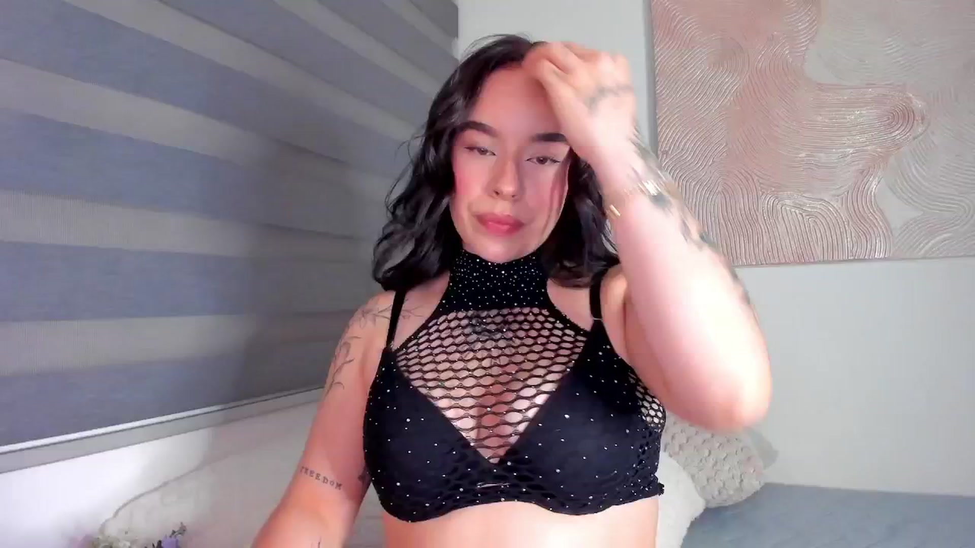 Gallery image thumbnail from Marilyn___'s myfreecams stream on, 04/15/2025, 23:56 image 11 of 20