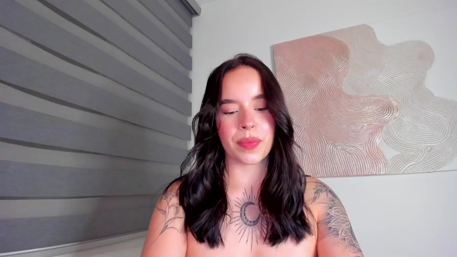 Gallery image thumbnail from Marilyn___'s myfreecams stream on, 04/19/2025, 23:51 image 19 of 20