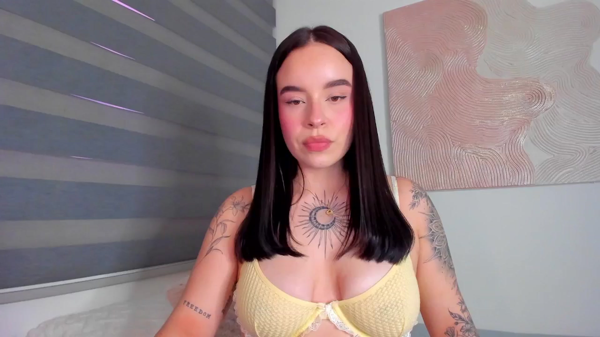 Gallery image thumbnail from Marilyn___'s myfreecams stream on, 04/22/2025, 23:51 image 1 of 20