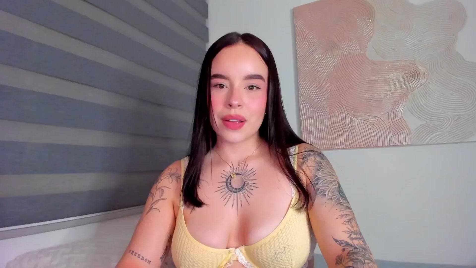 Gallery image thumbnail from Marilyn___'s myfreecams stream on, 04/22/2025, 23:51 image 20 of 20
