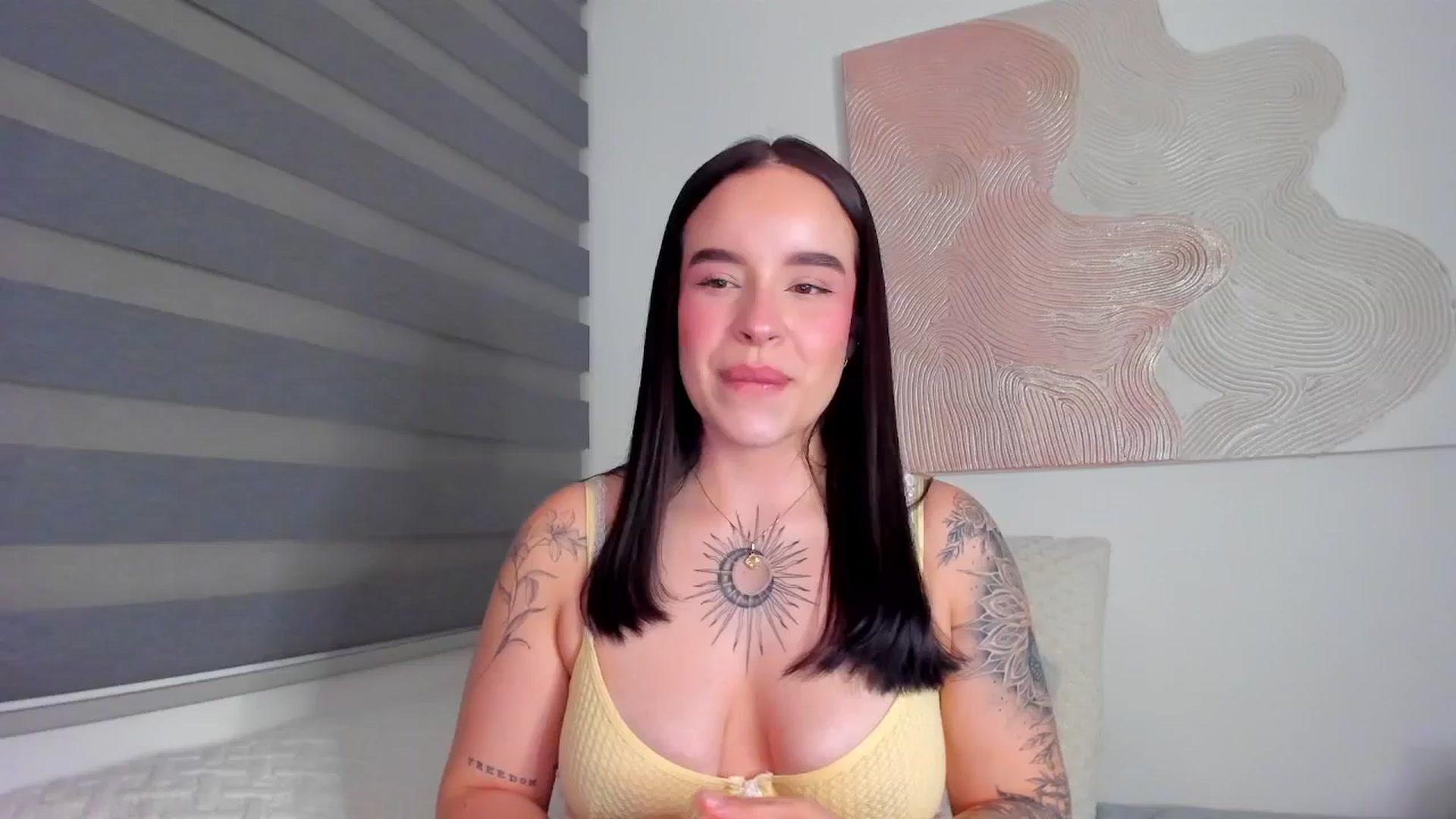 Gallery image thumbnail from Marilyn___'s myfreecams stream on, 04/23/2025, 01:28 image 1 of 20