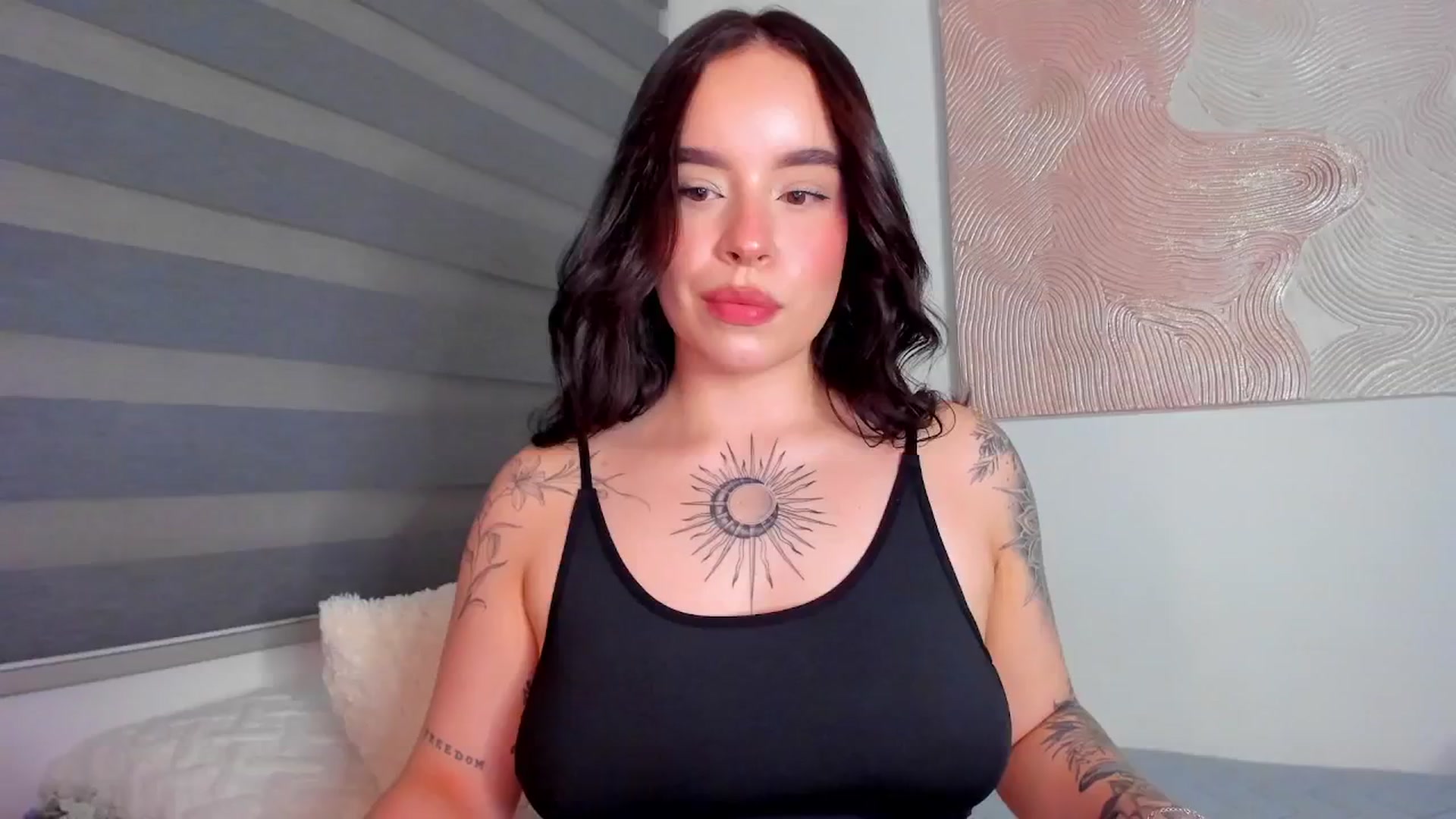 Gallery image thumbnail from Marilyn___'s myfreecams stream on, 04/25/2025, 24:16 image 7 of 20