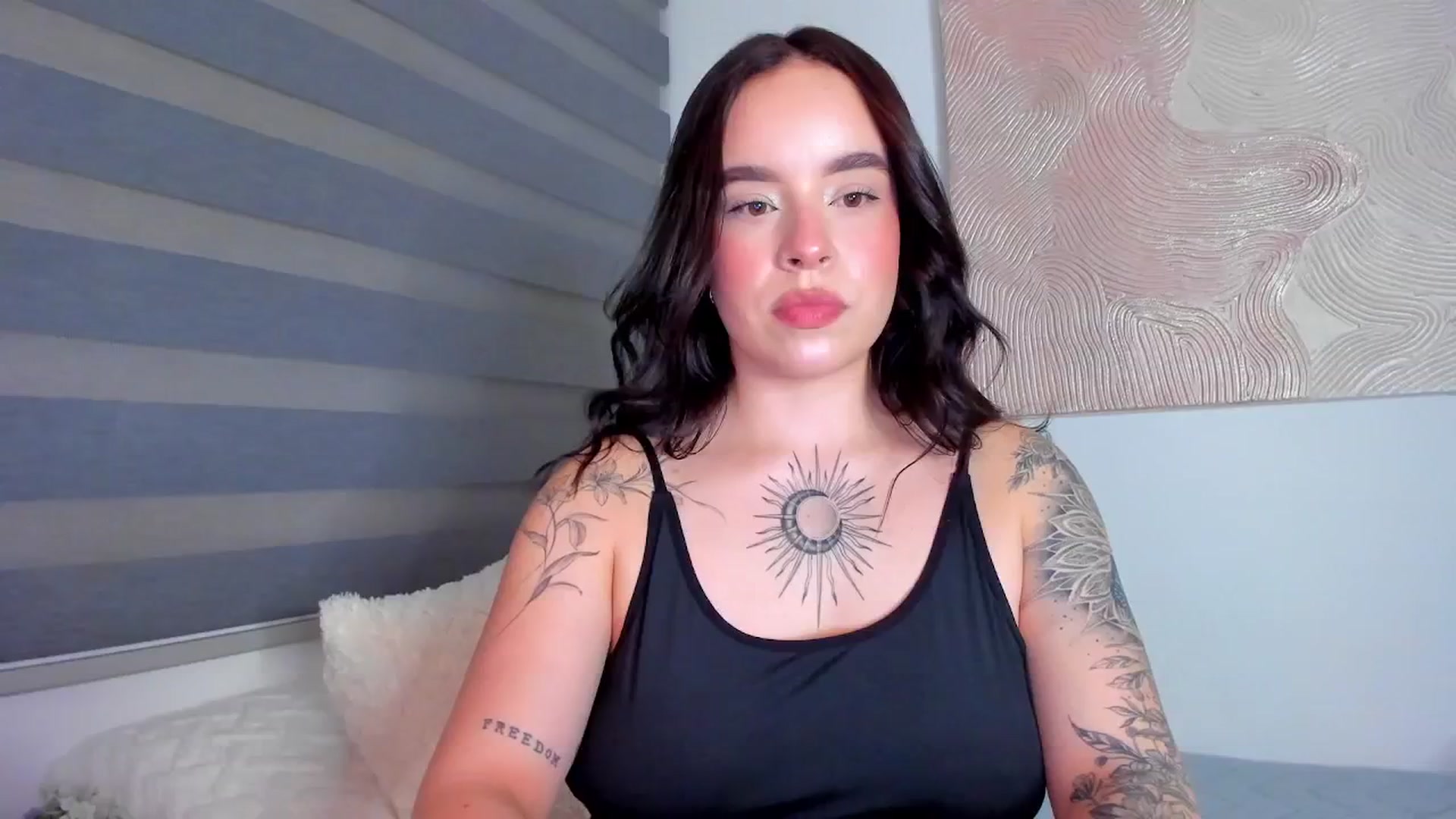 Gallery image thumbnail from Marilyn___'s myfreecams stream on, 04/25/2025, 24:16 image 14 of 20