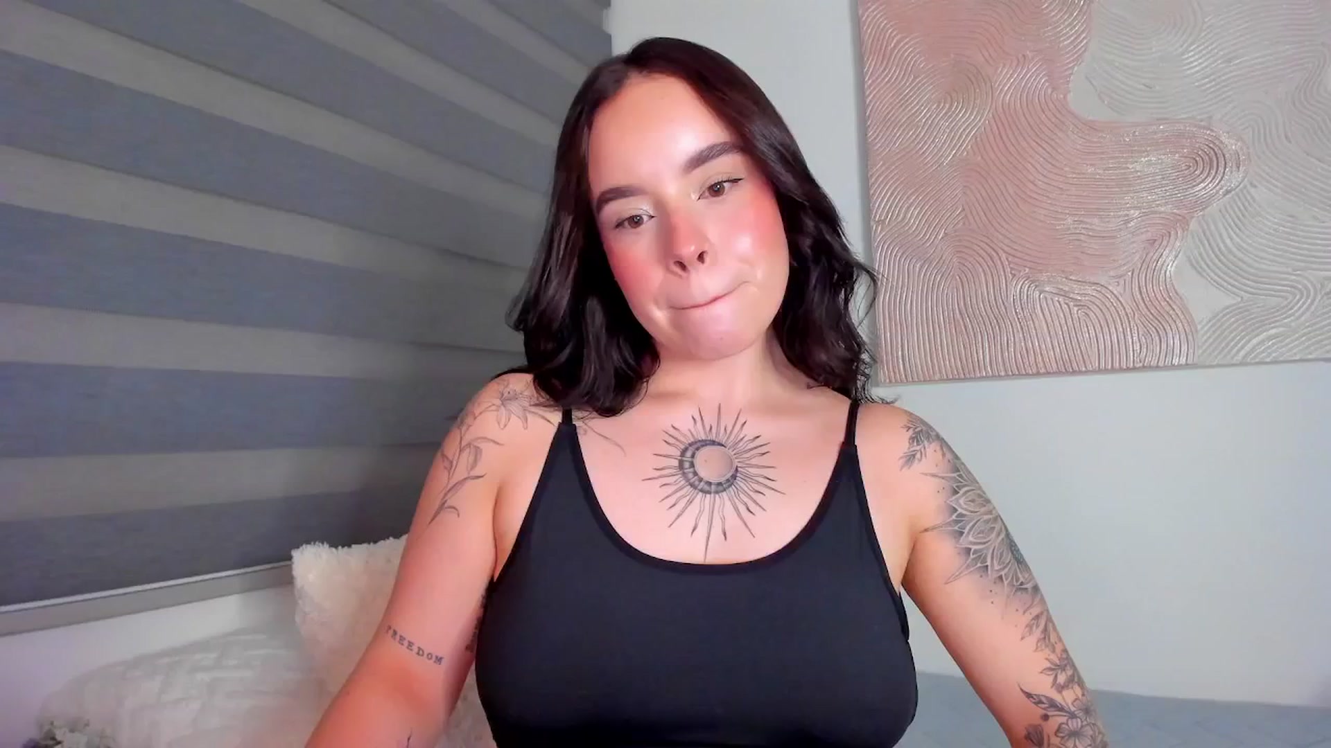 Gallery image thumbnail from Marilyn___'s myfreecams stream on, 04/25/2025, 24:16 image 12 of 20