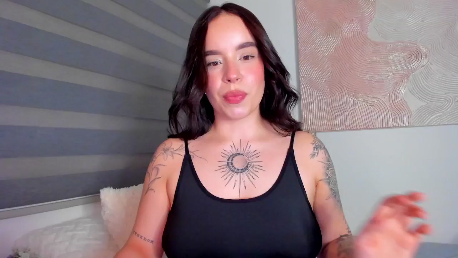 Gallery image thumbnail from Marilyn___'s myfreecams stream on, 04/25/2025, 24:16 image 6 of 20