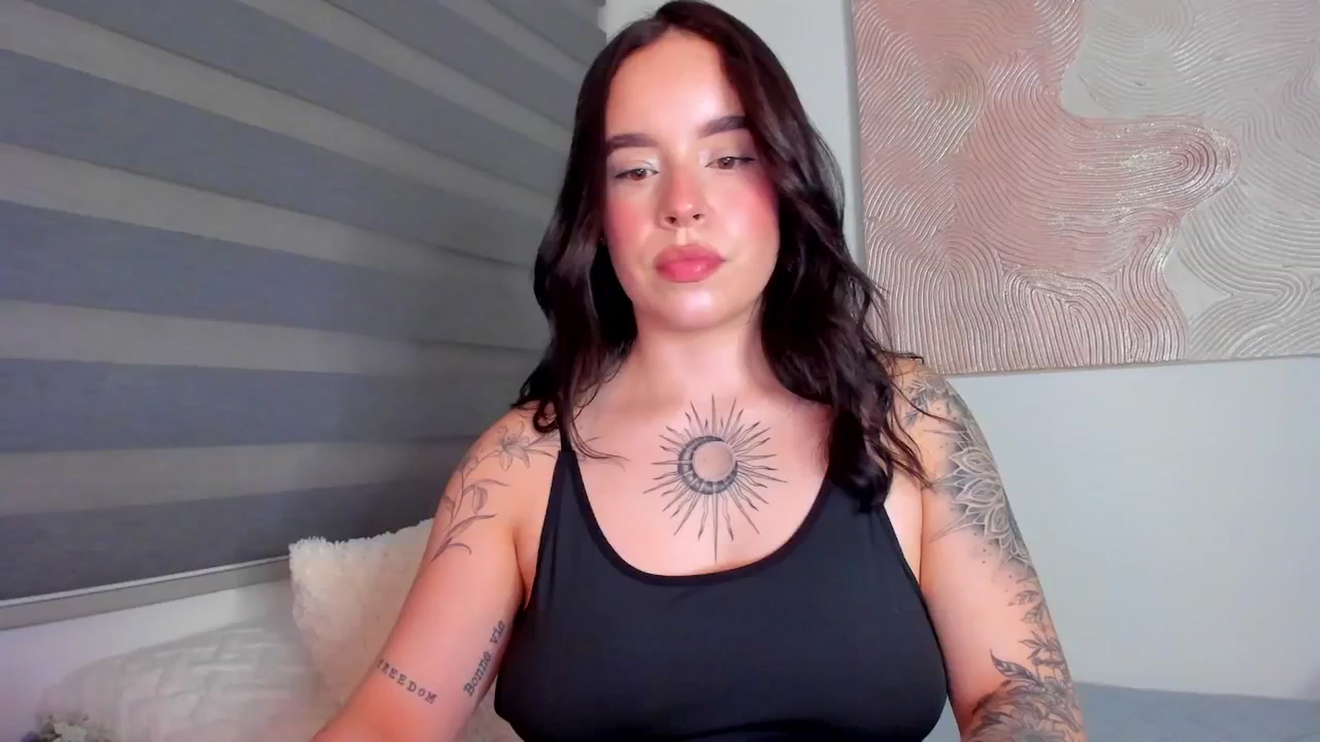 Gallery image thumbnail from Marilyn___'s myfreecams stream on, 04/25/2025, 24:16 image 4 of 20