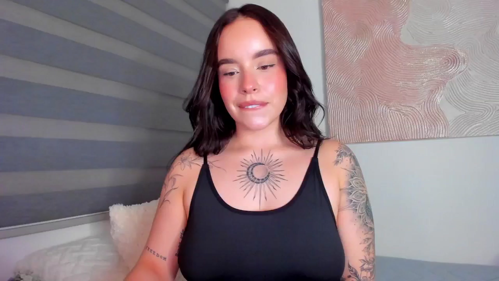 Gallery image thumbnail from Marilyn___'s myfreecams stream on, 04/25/2025, 24:16 image 13 of 20