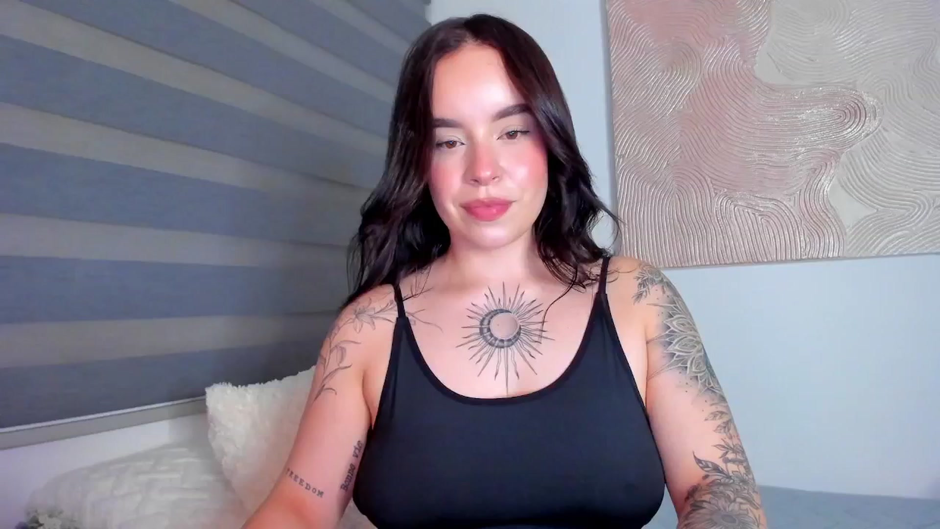 Gallery image thumbnail from Marilyn___'s myfreecams stream on, 04/25/2025, 24:16 image 15 of 20