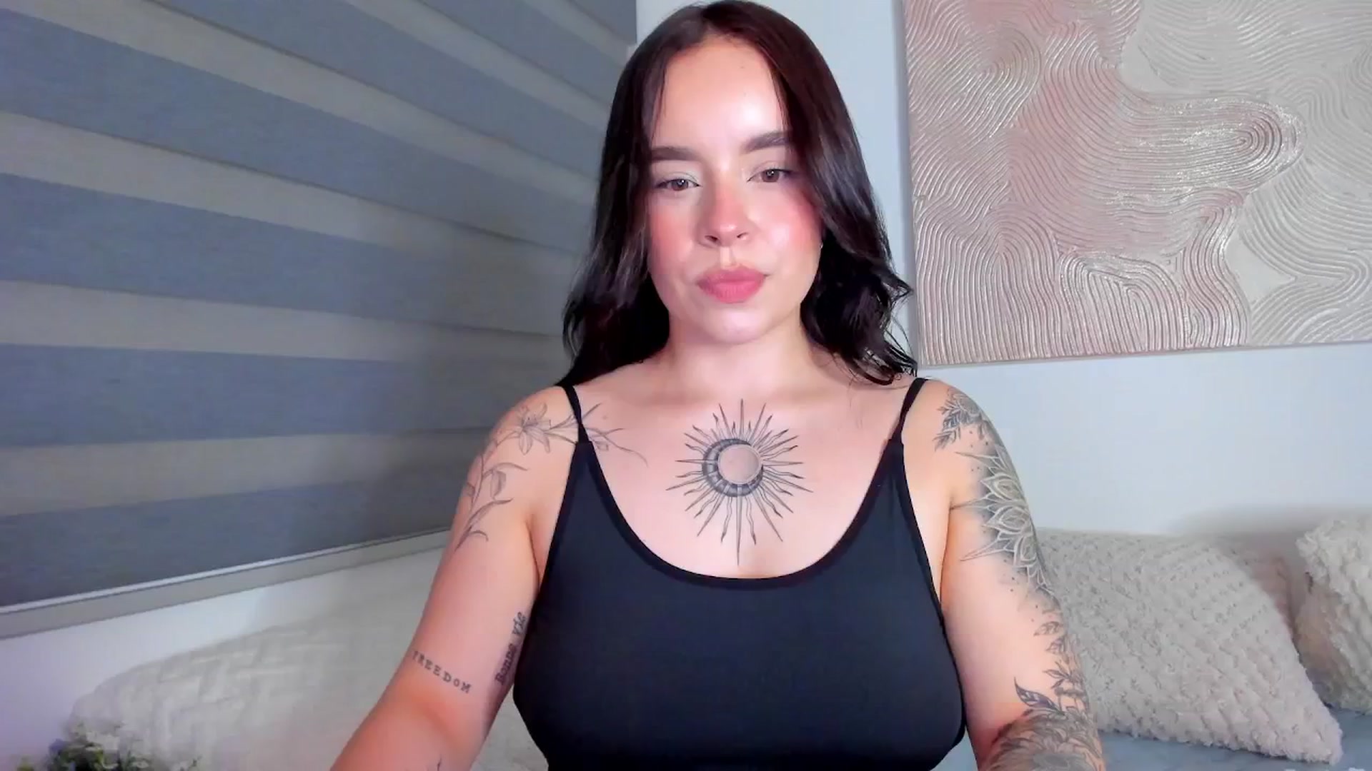 Gallery image thumbnail from Marilyn___'s myfreecams stream on, 04/25/2025, 01:23 image 3 of 20