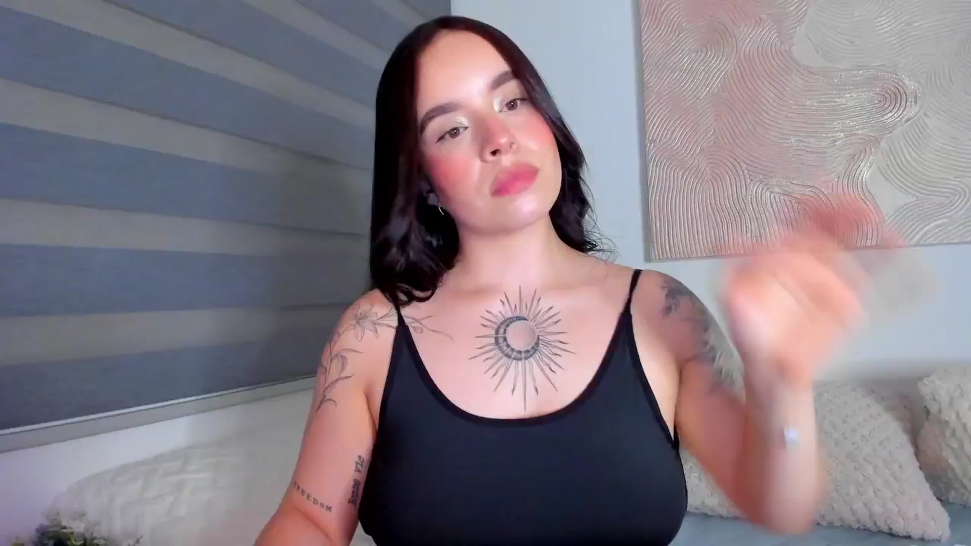 Gallery image thumbnail from Marilyn___'s myfreecams stream on, 04/25/2025, 01:23 image 20 of 20