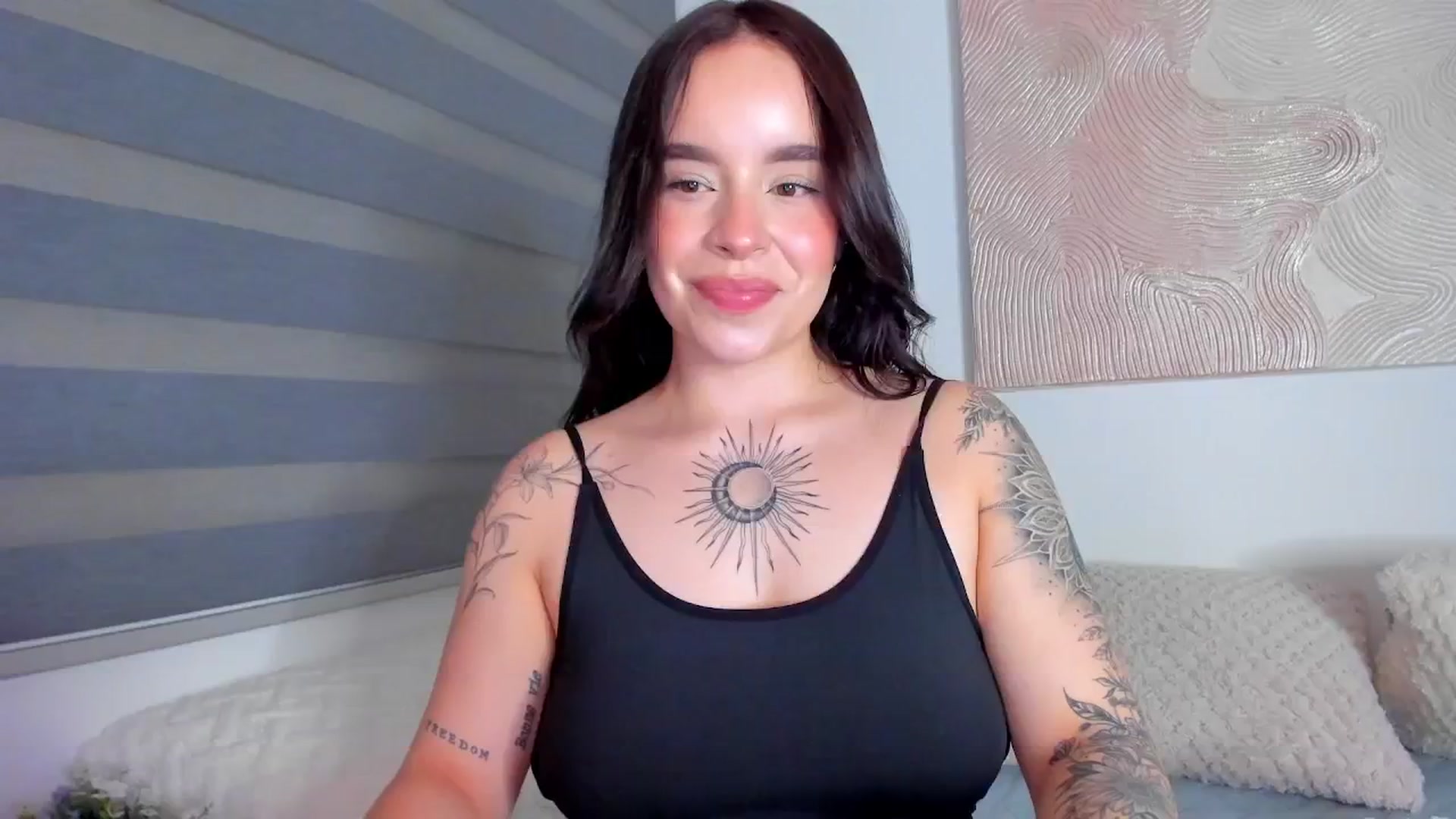 Gallery image thumbnail from Marilyn___'s myfreecams stream on, 04/25/2025, 01:23 image 2 of 20