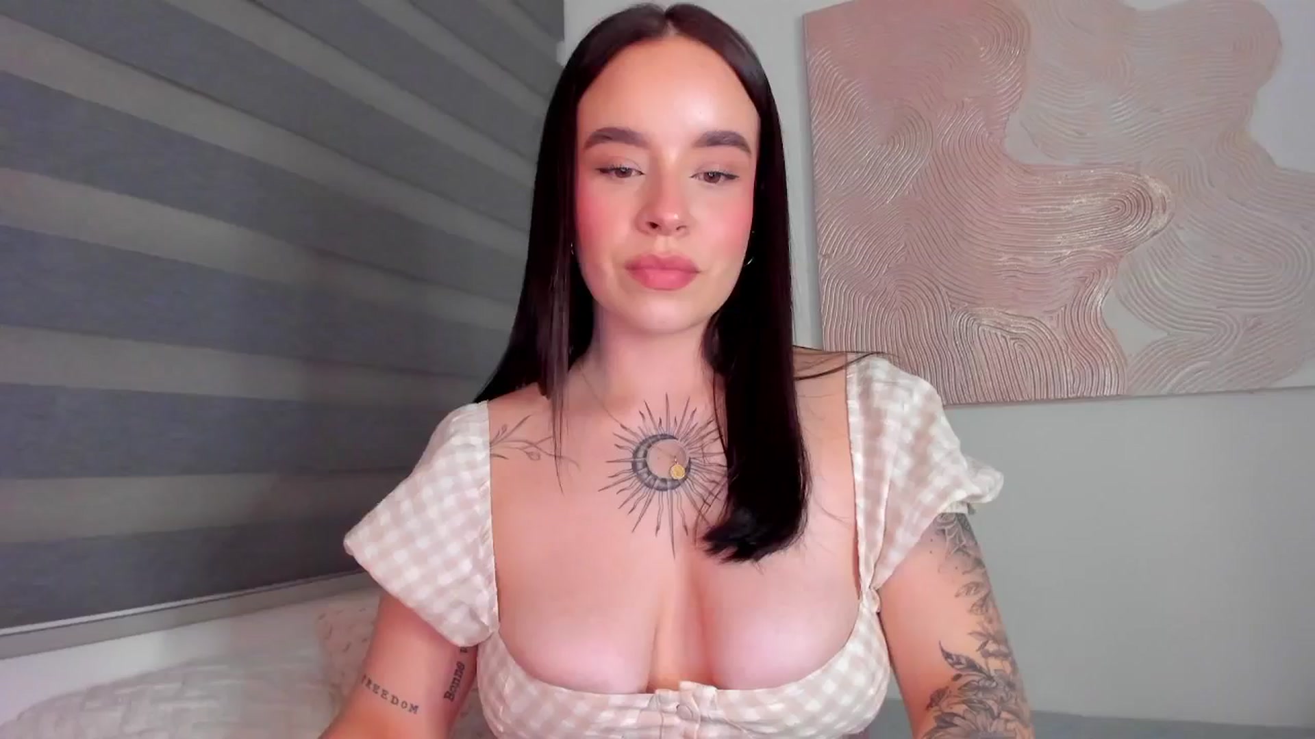 Gallery image thumbnail from Marilyn___'s myfreecams stream on, 04/29/2025, 24:33 image 15 of 20