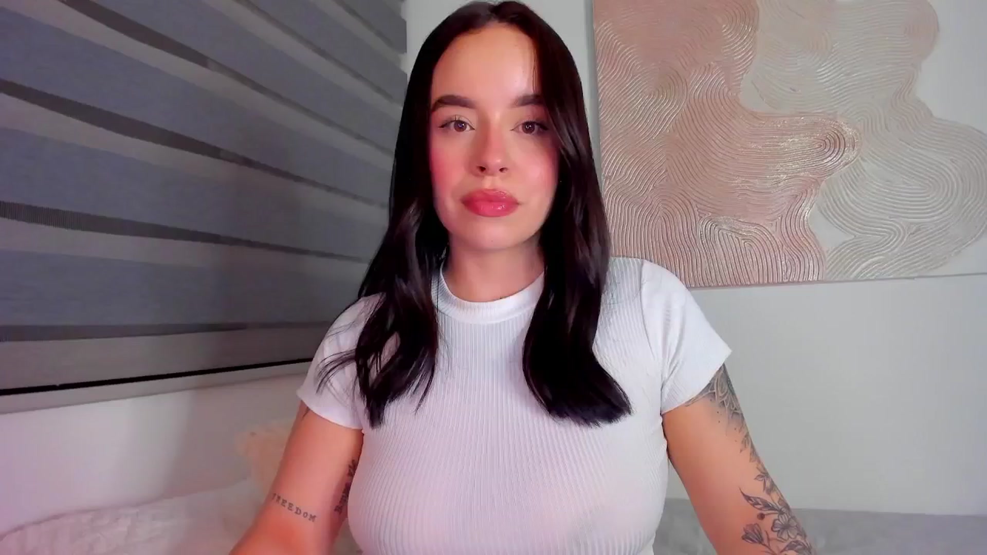 Gallery image thumbnail from Marilyn___'s myfreecams stream on, 05/06/2025, 24:01 image 8 of 20