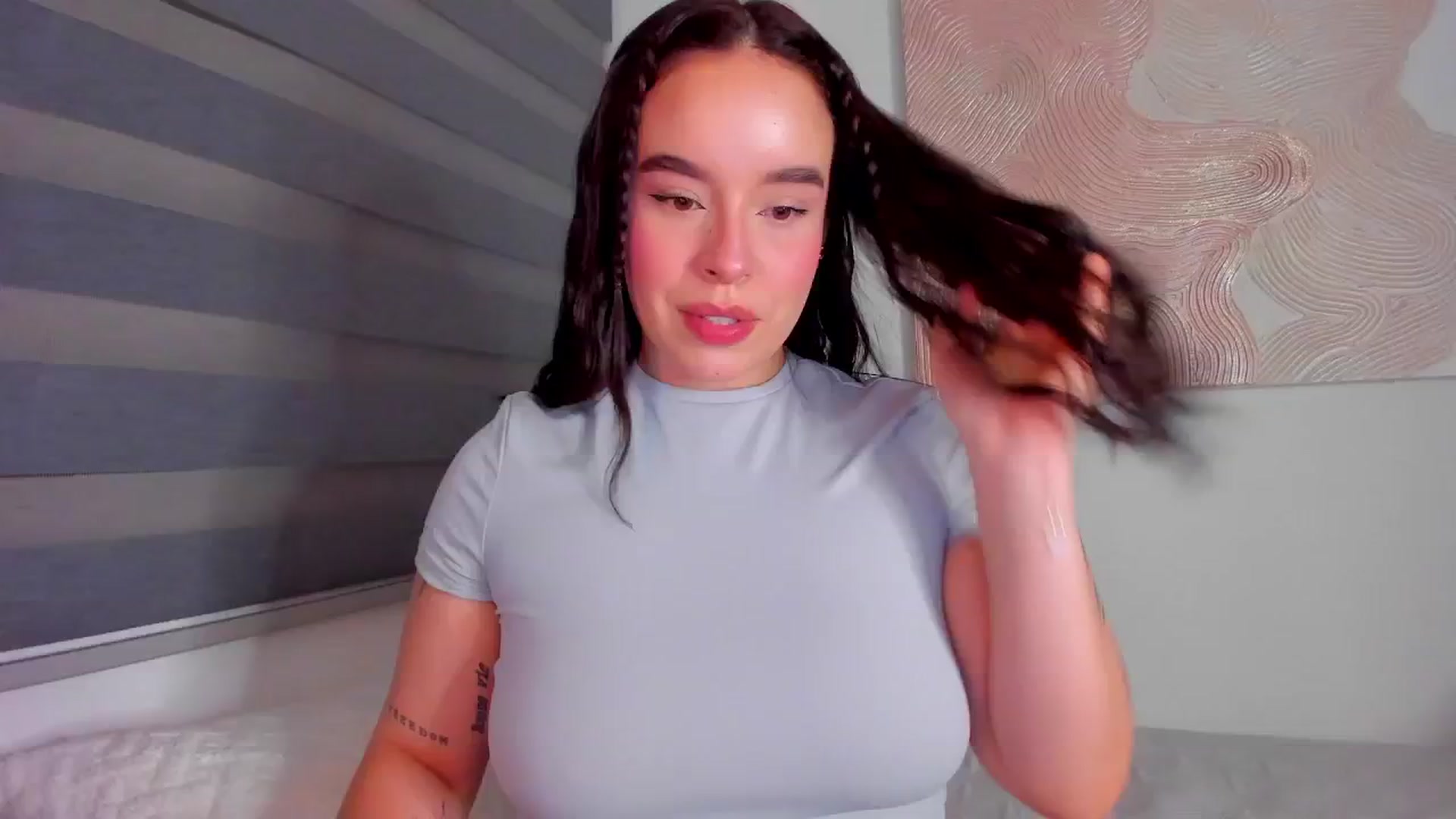 Gallery image thumbnail from Marilyn___'s myfreecams stream on, 05/07/2025, 24:02 image 19 of 20