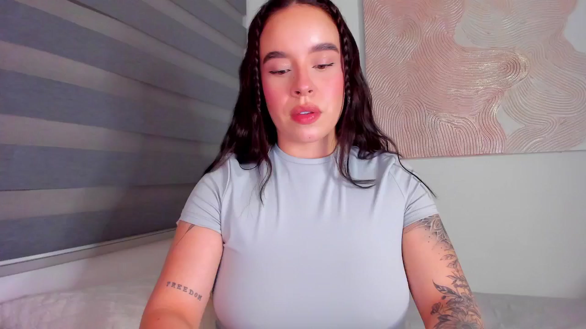 Gallery image thumbnail from Marilyn___'s myfreecams stream on, 05/07/2025, 24:02 image 18 of 20