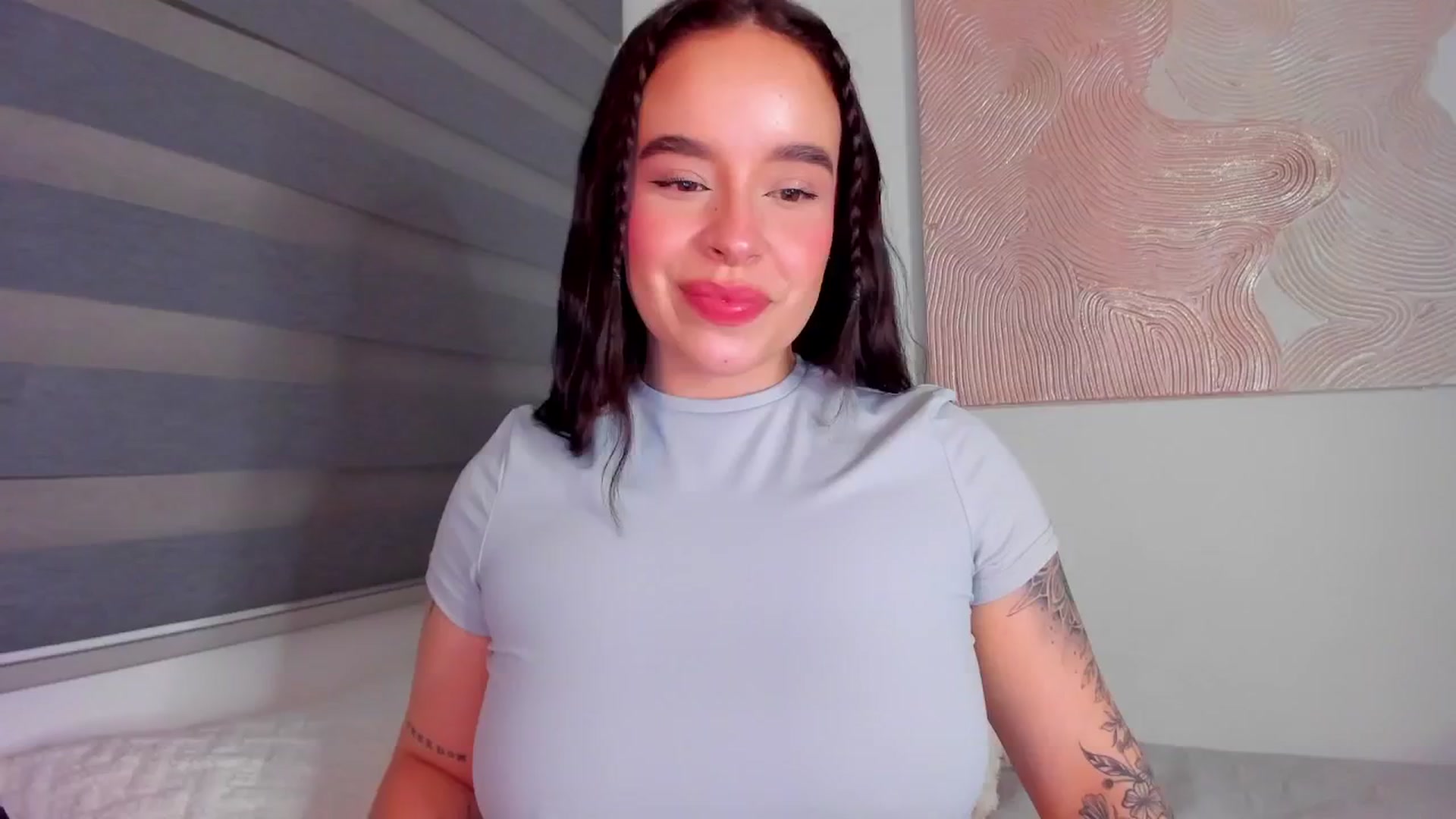 Gallery image thumbnail from Marilyn___'s myfreecams stream on, 05/07/2025, 01:44 image 10 of 20