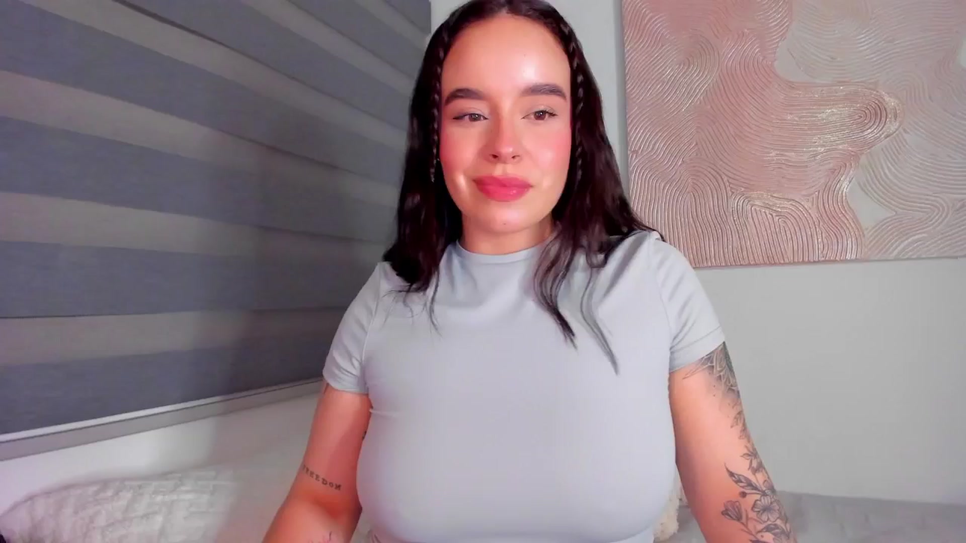 Gallery image thumbnail from Marilyn___'s myfreecams stream on, 05/07/2025, 01:44 image 15 of 20