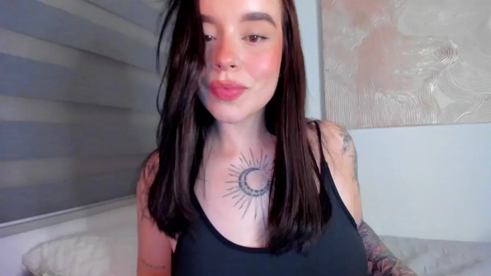 Gallery image thumbnail from Marilyn___'s myfreecams stream on, 05/09/2025, 01:28 image 2 of 20