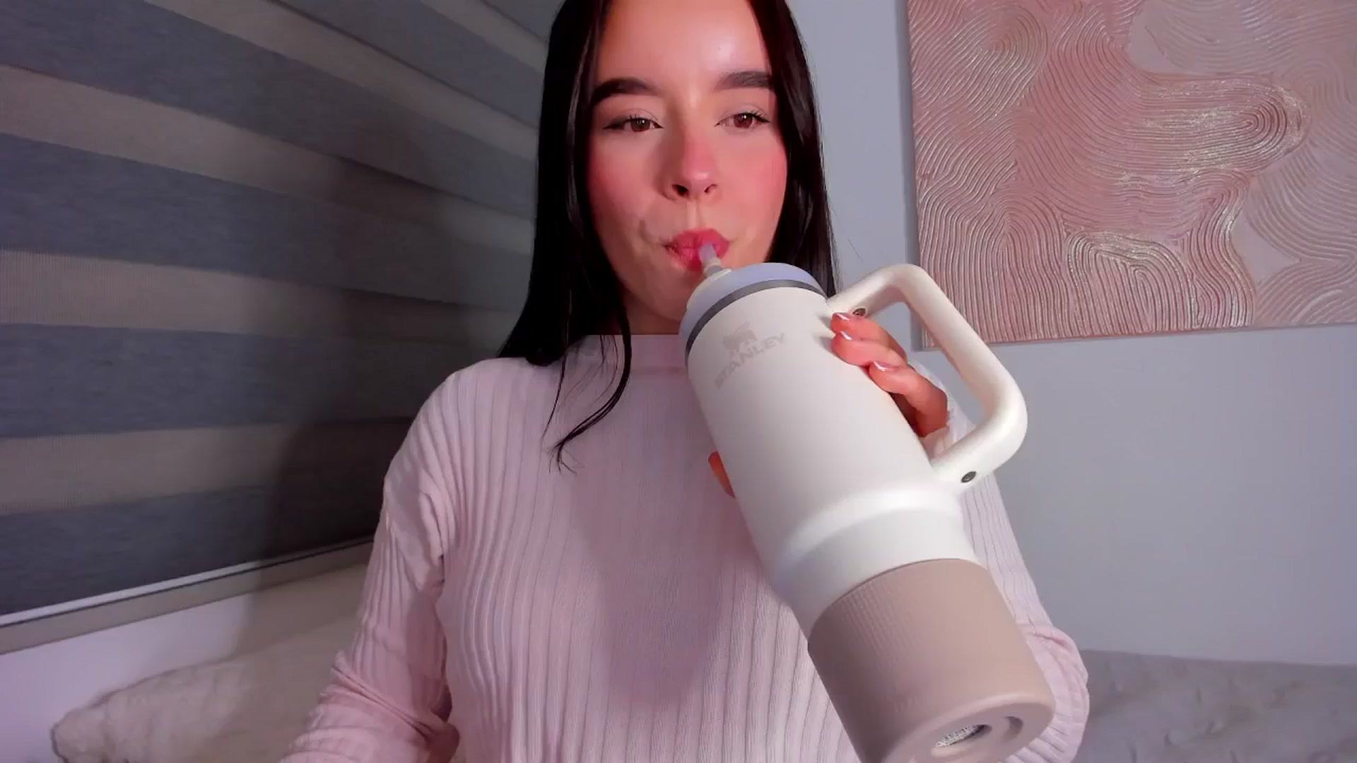 Gallery image thumbnail from Marilyn___'s myfreecams stream on, 05/15/2025, 23:59 image 20 of 20