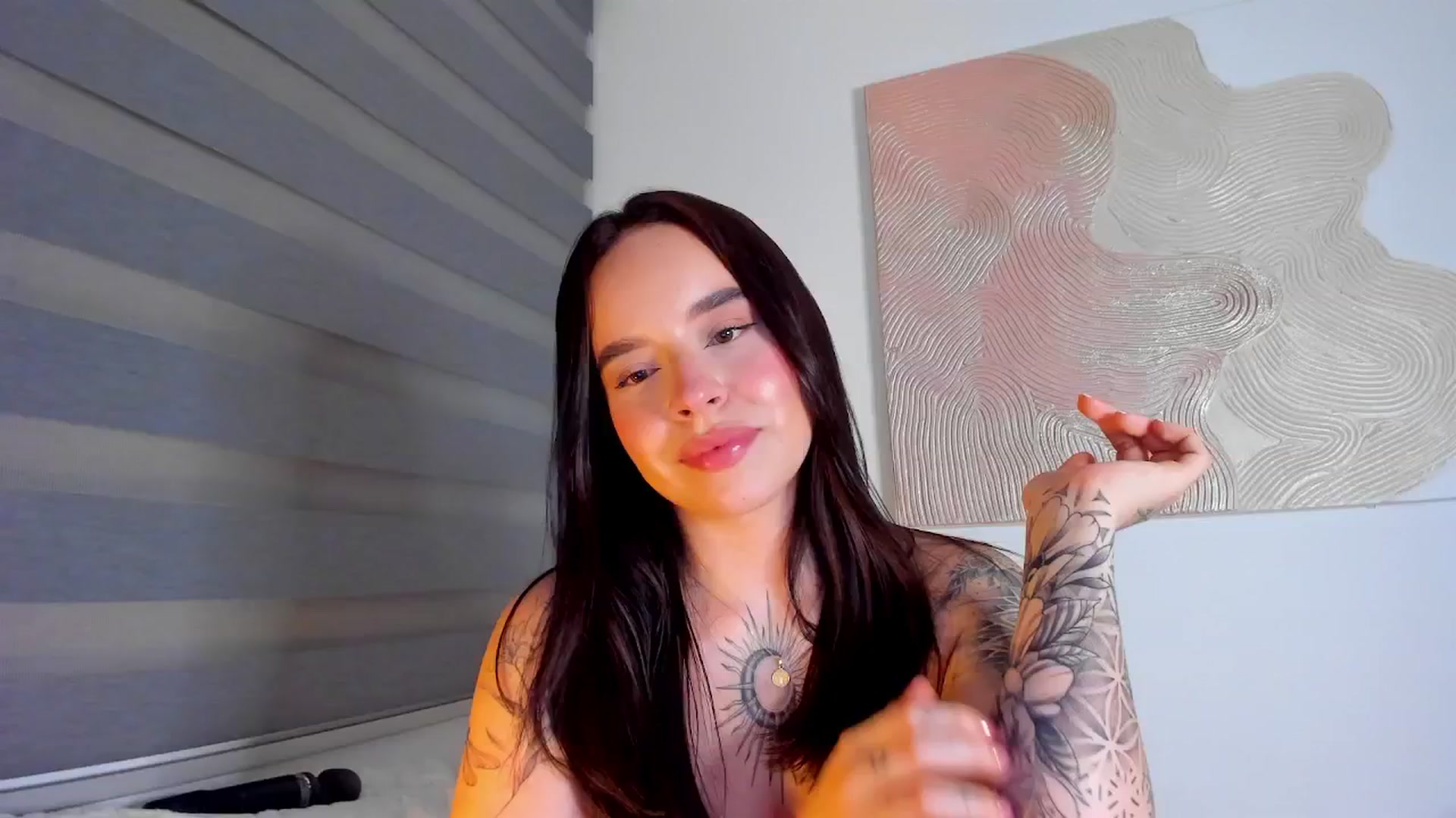 Gallery image thumbnail from Marilyn___'s myfreecams stream on, 05/17/2025, 04:38 image 17 of 20