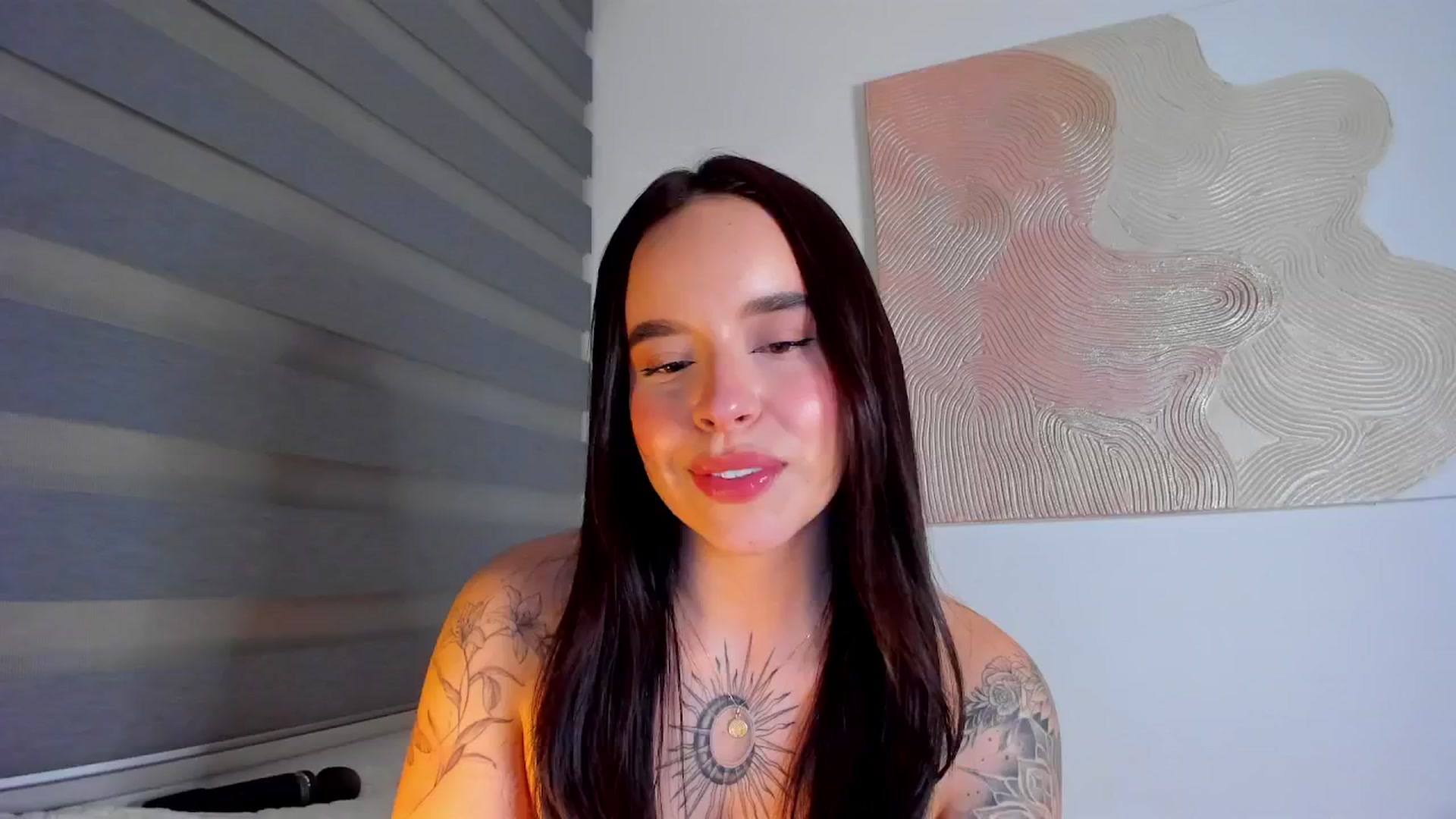 Gallery image thumbnail from Marilyn___'s myfreecams stream on, 05/17/2025, 04:38 image 11 of 20