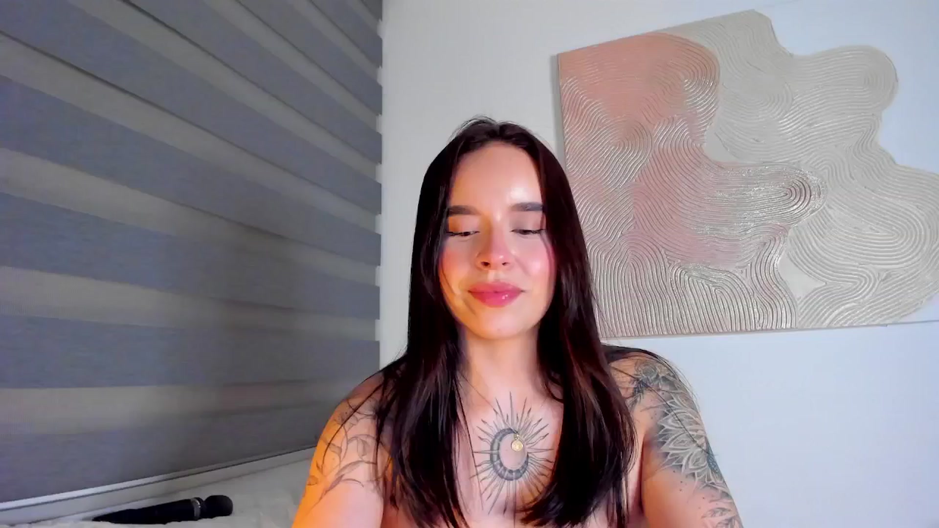 Gallery image thumbnail from Marilyn___'s myfreecams stream on, 05/17/2025, 04:38 image 16 of 20