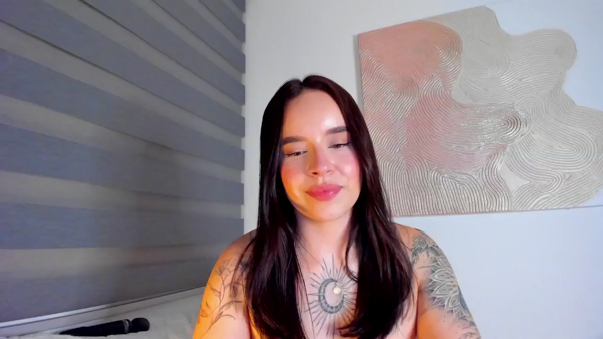 Gallery image thumbnail from Marilyn___'s myfreecams stream on, 05/17/2025, 04:38 image 18 of 20