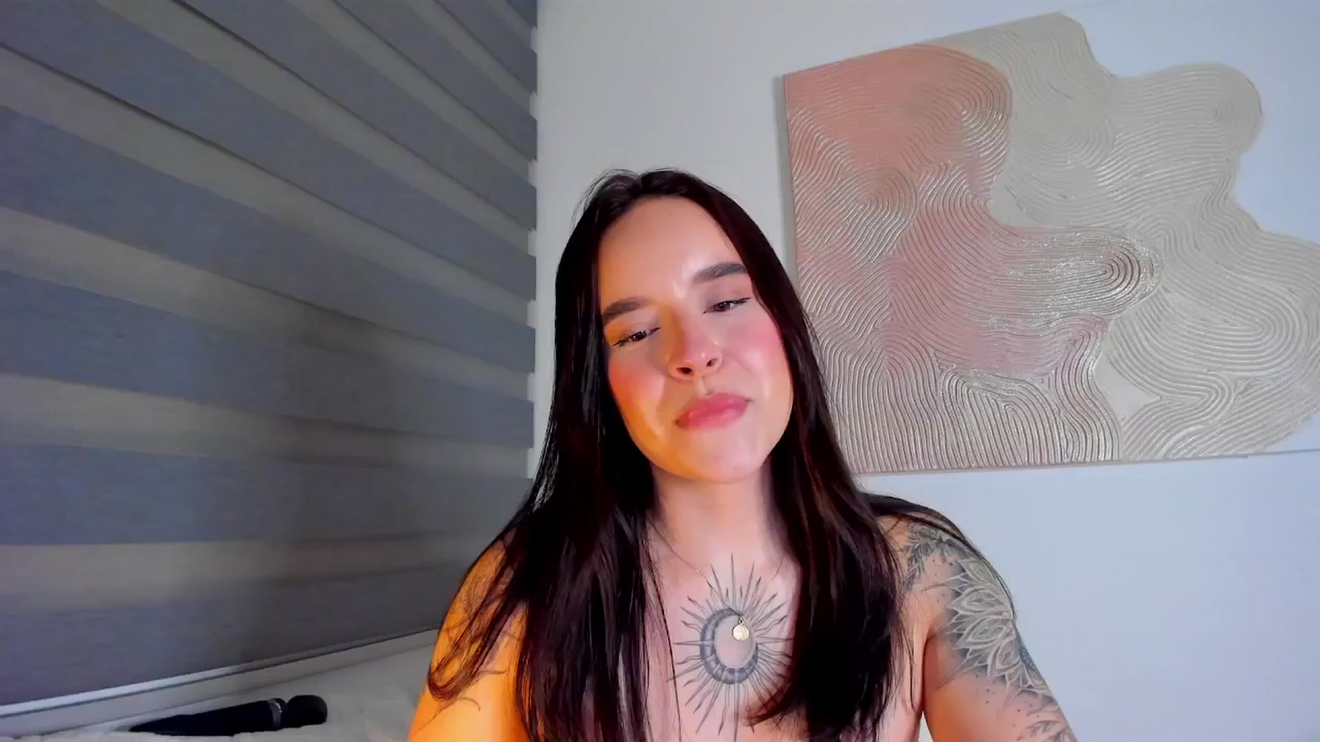 Gallery image thumbnail from Marilyn___'s myfreecams stream on, 05/17/2025, 04:38 image 15 of 20